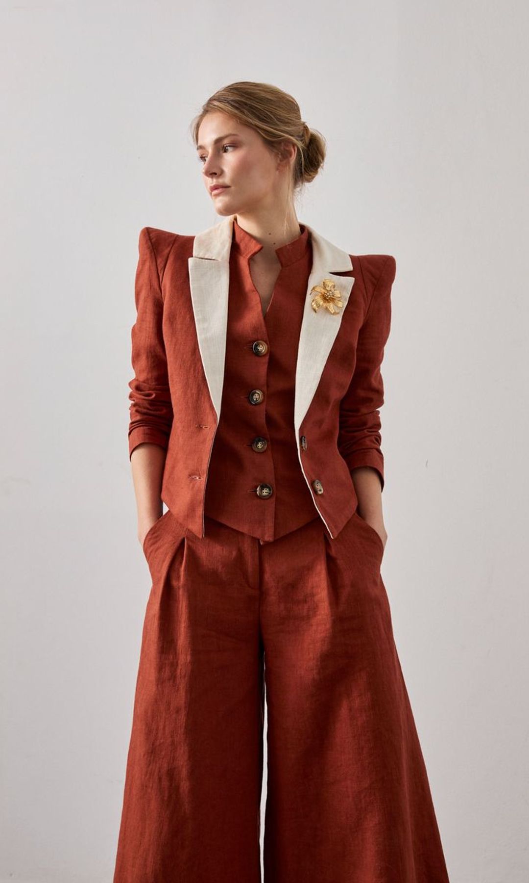 Look de invitada de primavera, de Vogana