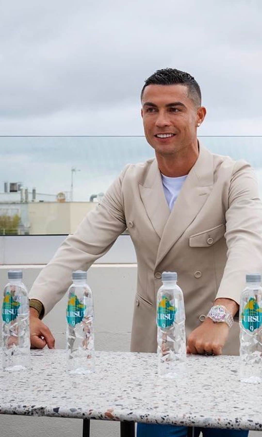 HOLA+ Cristiano Ronaldo.