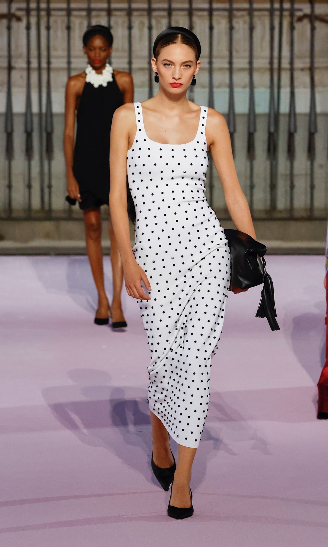 Los lunares ya están presentes en muchos diseños icónicos de la firma.