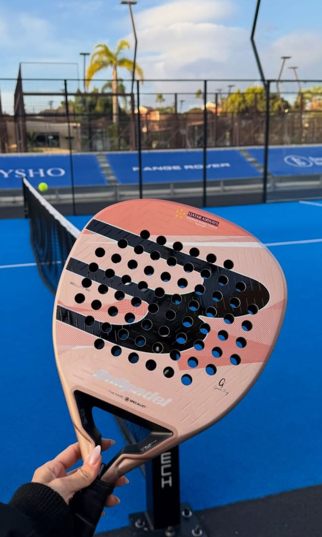 Eva Longoria jugando al pádel
