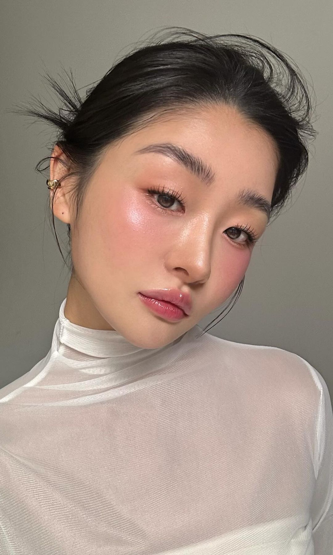 Maquillaje de ojeras con colorete