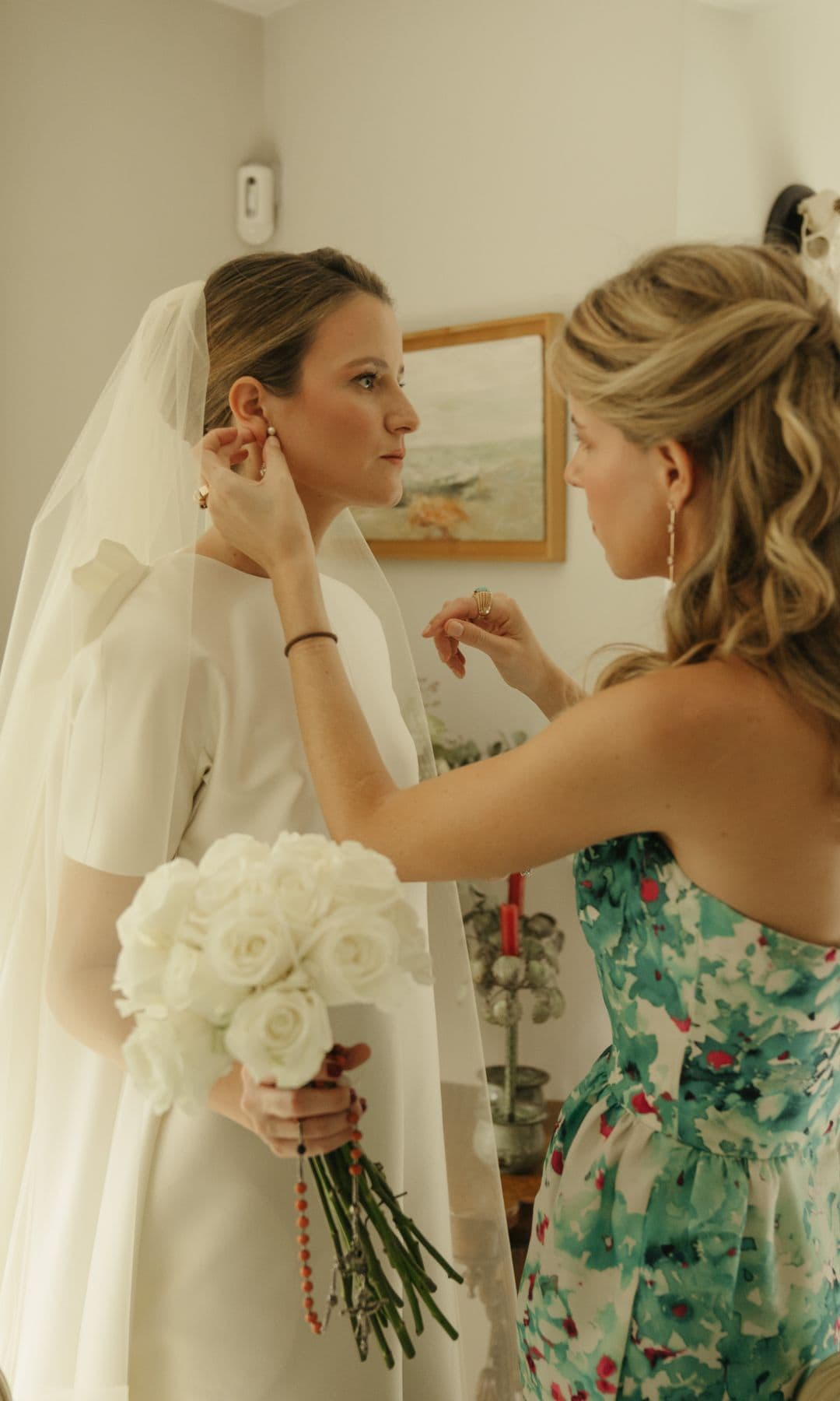 Novia viral junto a su hermana