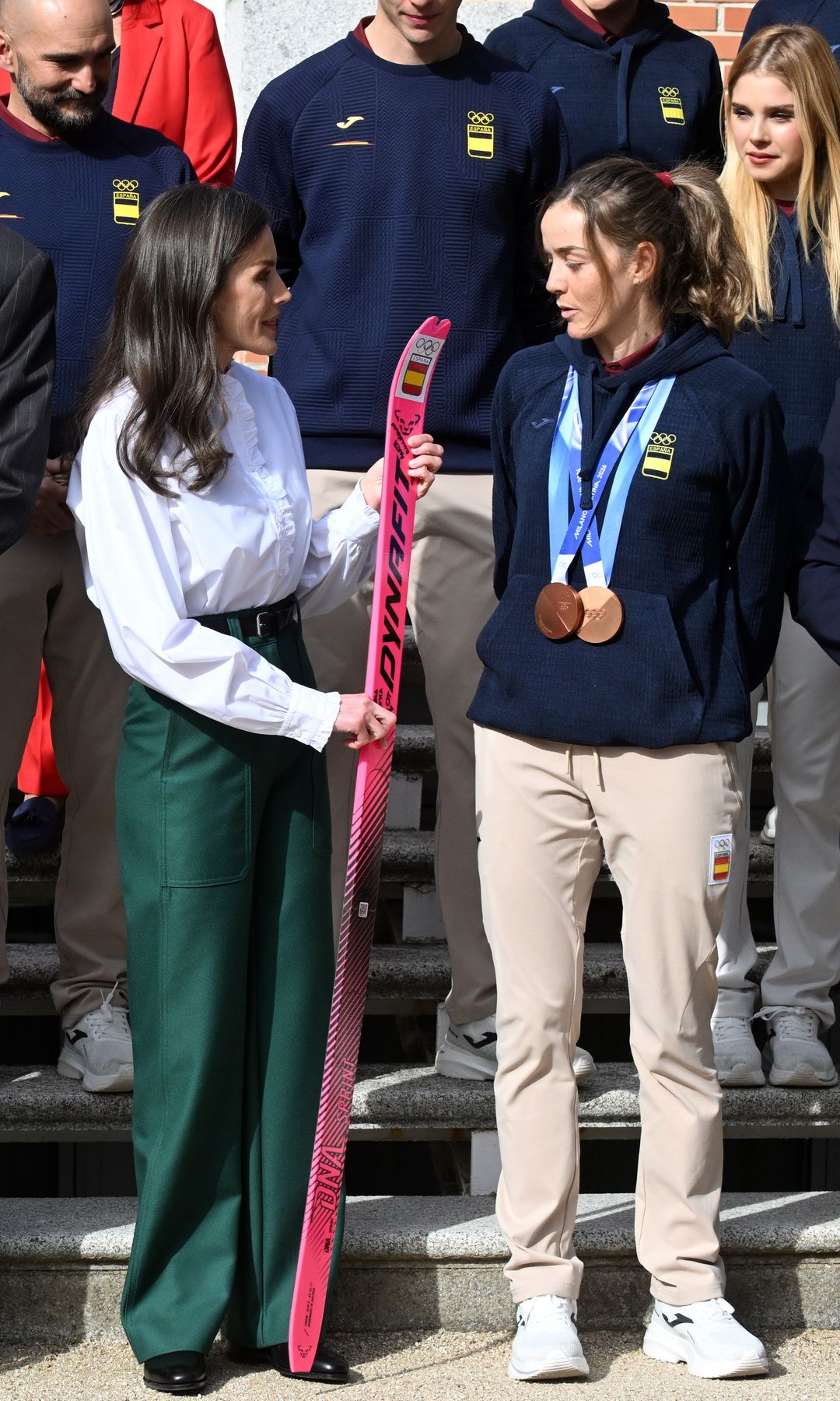 La reina Letizia con la deportista Ana Alonso durante la audiencia al Equipo Olímpico Español