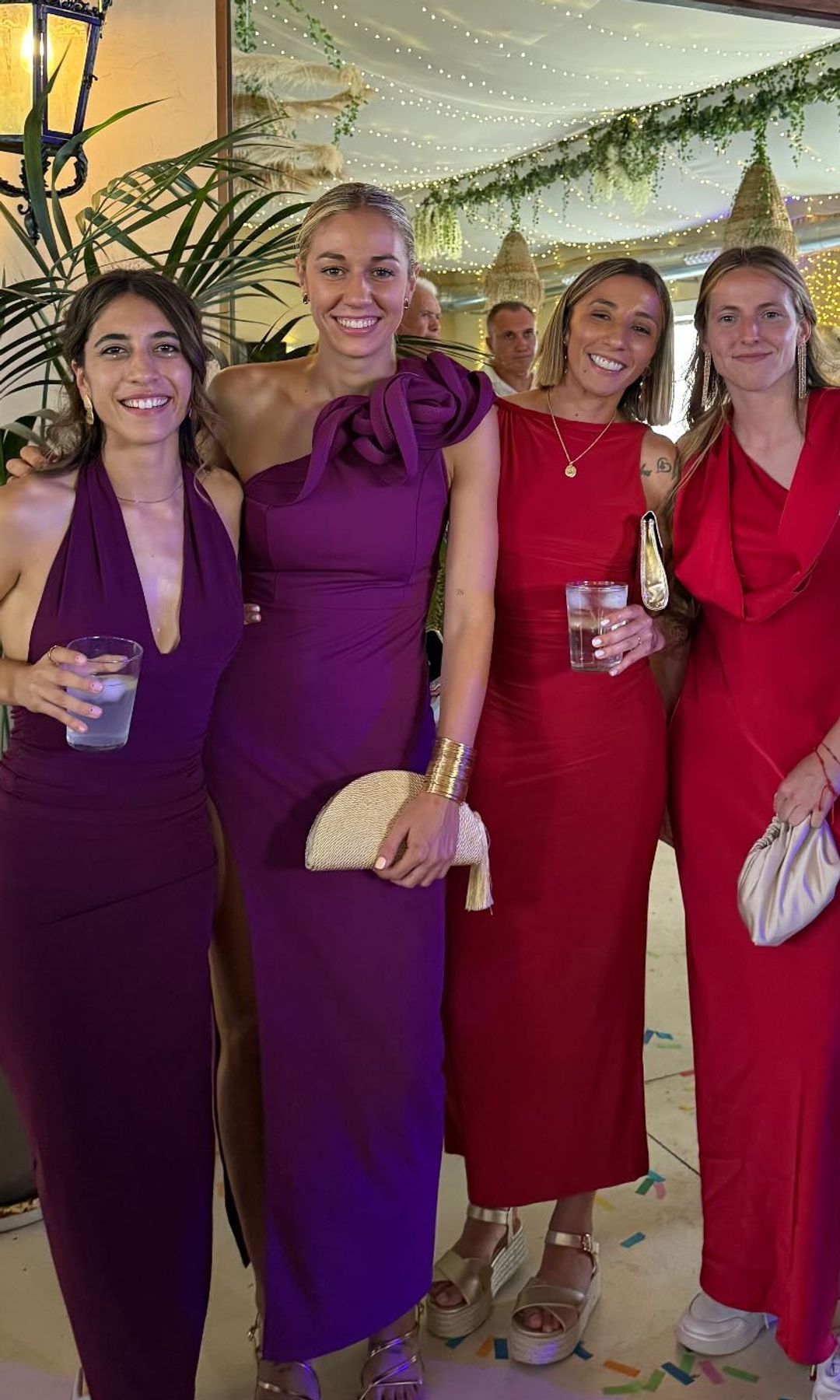 Jugadoras de fútbol en la boda de Alba Redondo