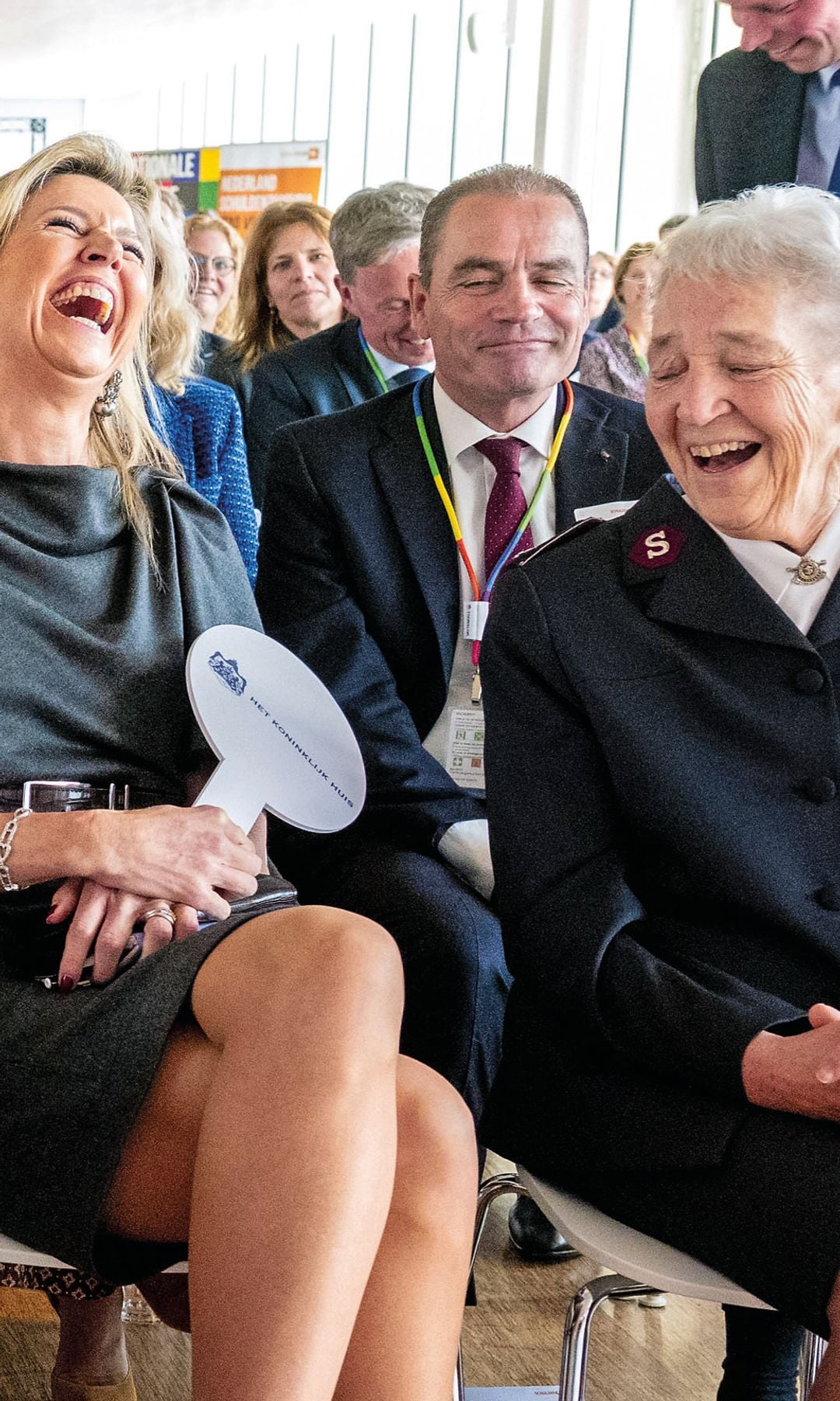 Maxima de Holanda riéndose durante una charla