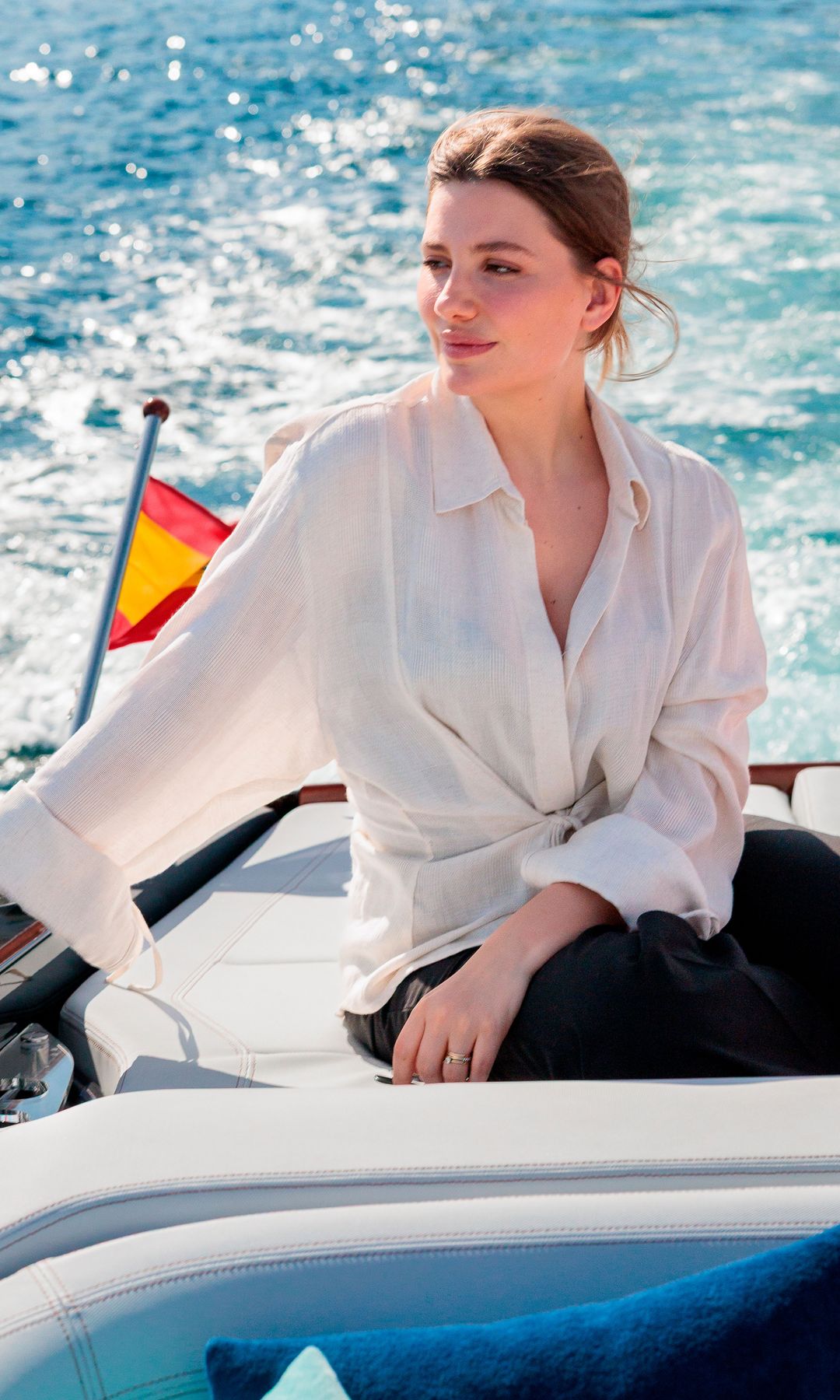 Miriam Giovanelli a bordo de una lancha en Mallorca