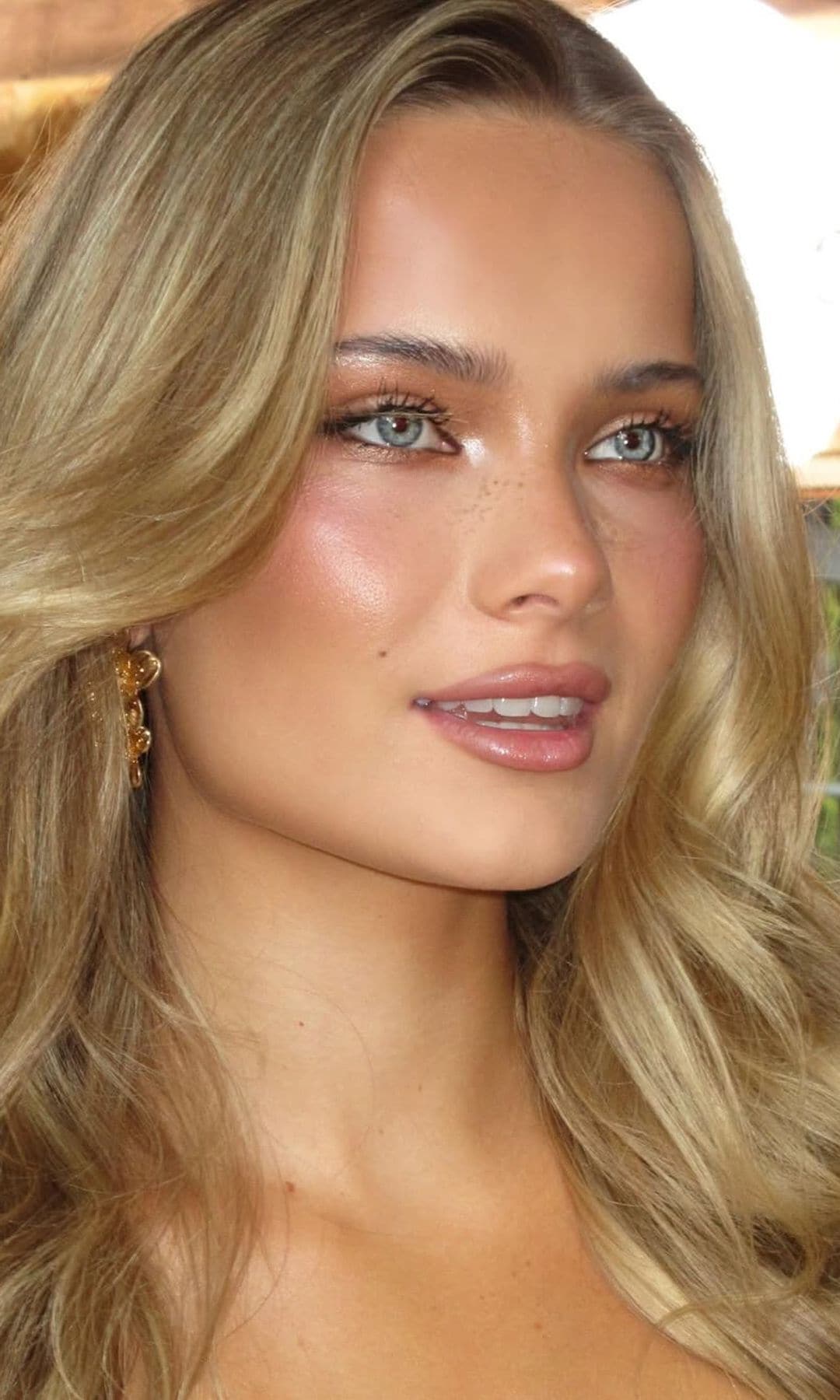 Maquillaje luminoso y natural