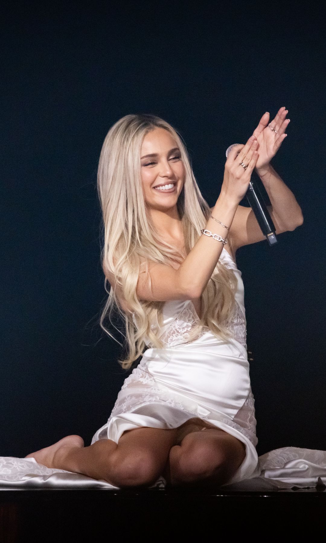 Ana Mena durante un concierto en Barcelona en febrero de 2026