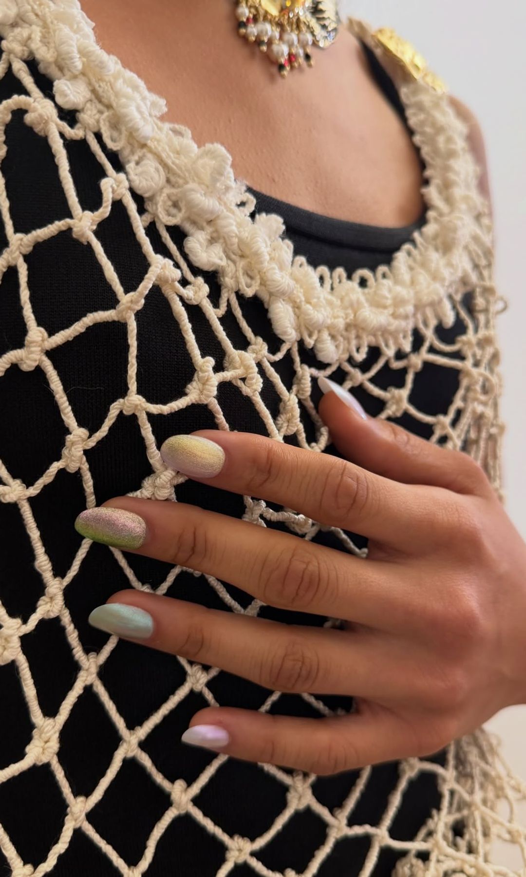 Manicura perlada en degradado