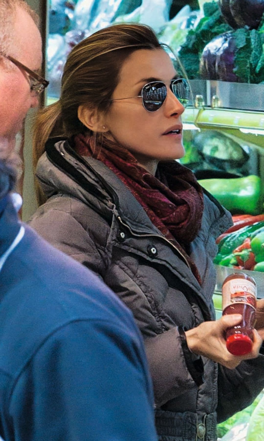 La reina Letizia comprando en un supermercado