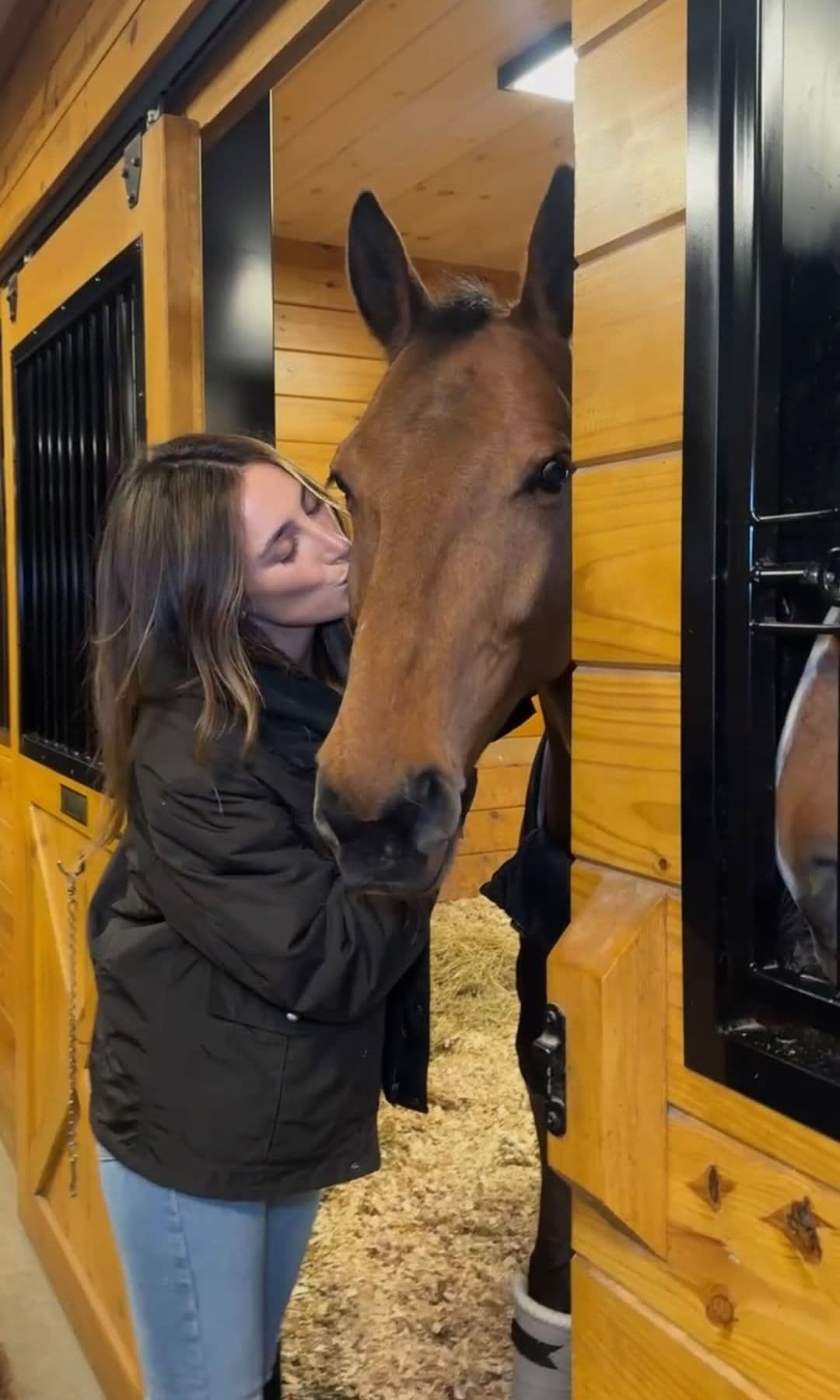 Jessica Springsteen con uno de sus caballos