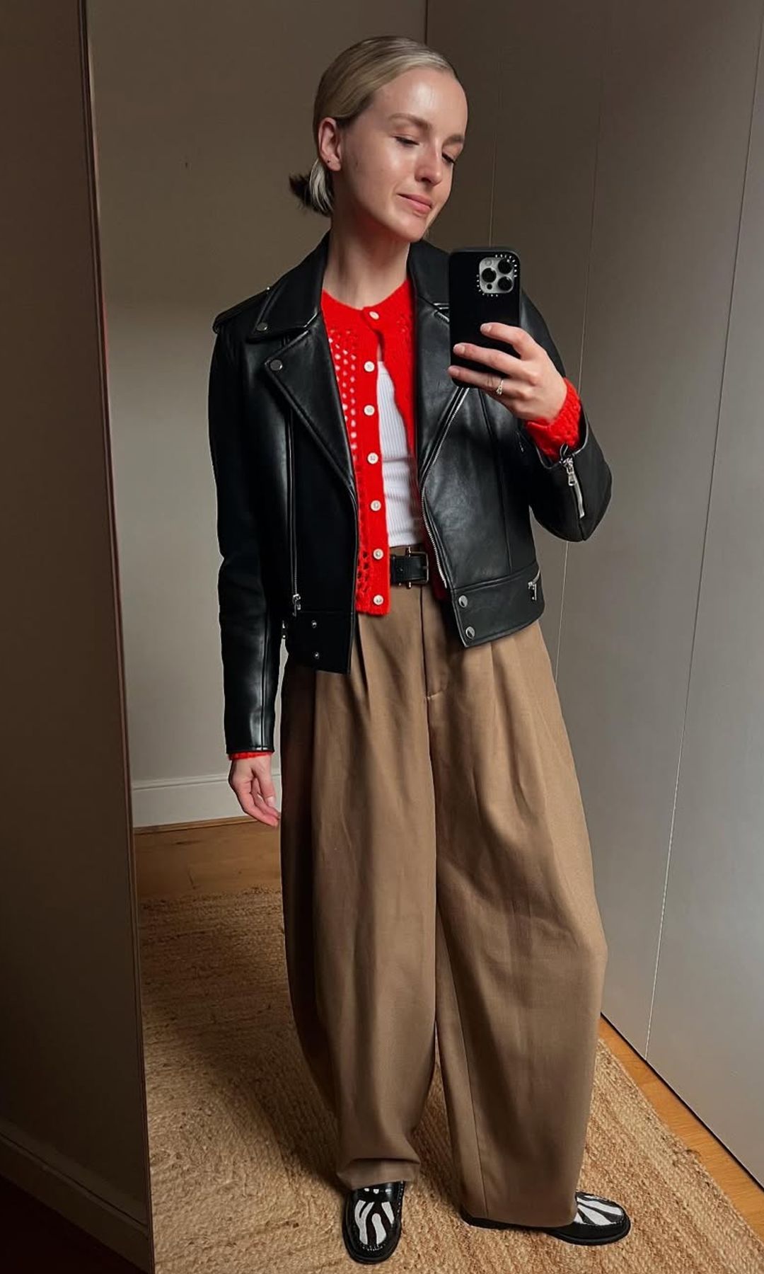 Los trucos de las chicas de Londres para vestir bien con lluvia