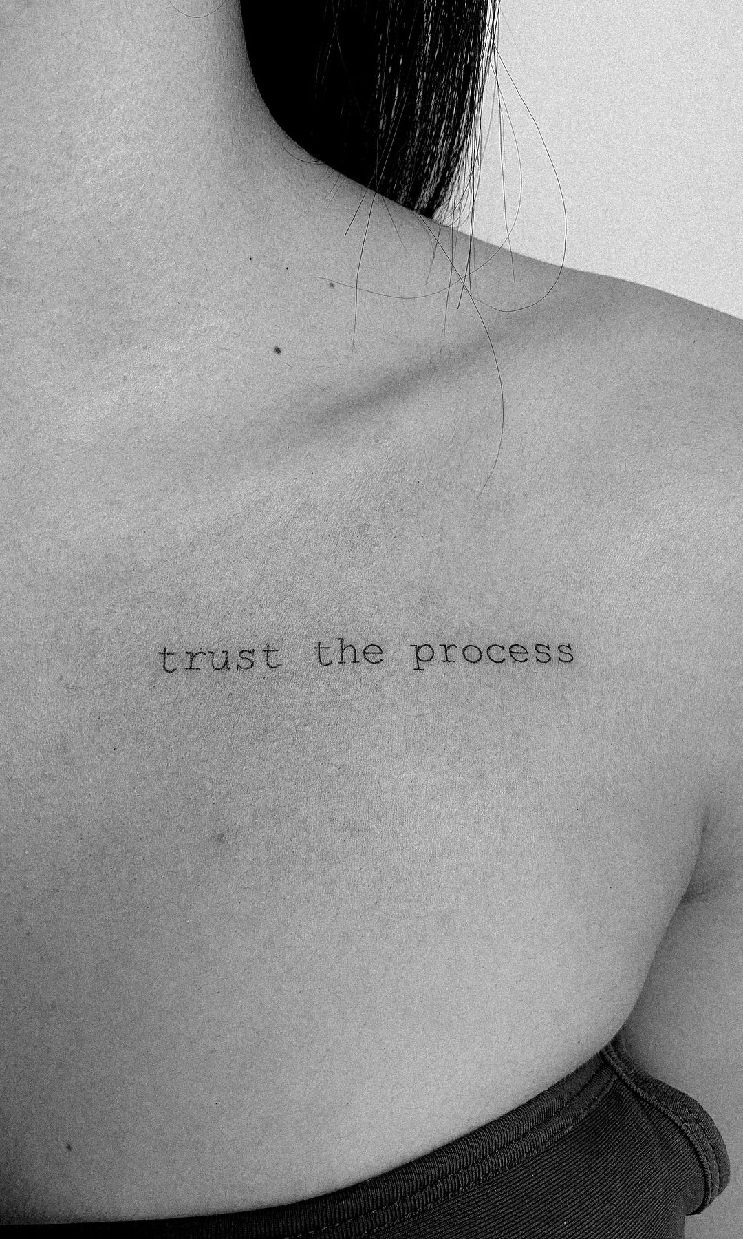 Tatuaje 'trust the process'