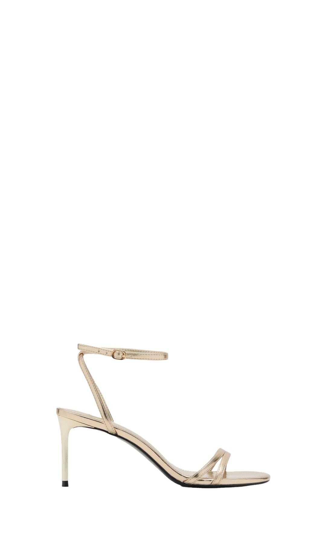 Sandalia metalizada (35,99 €), de Mango