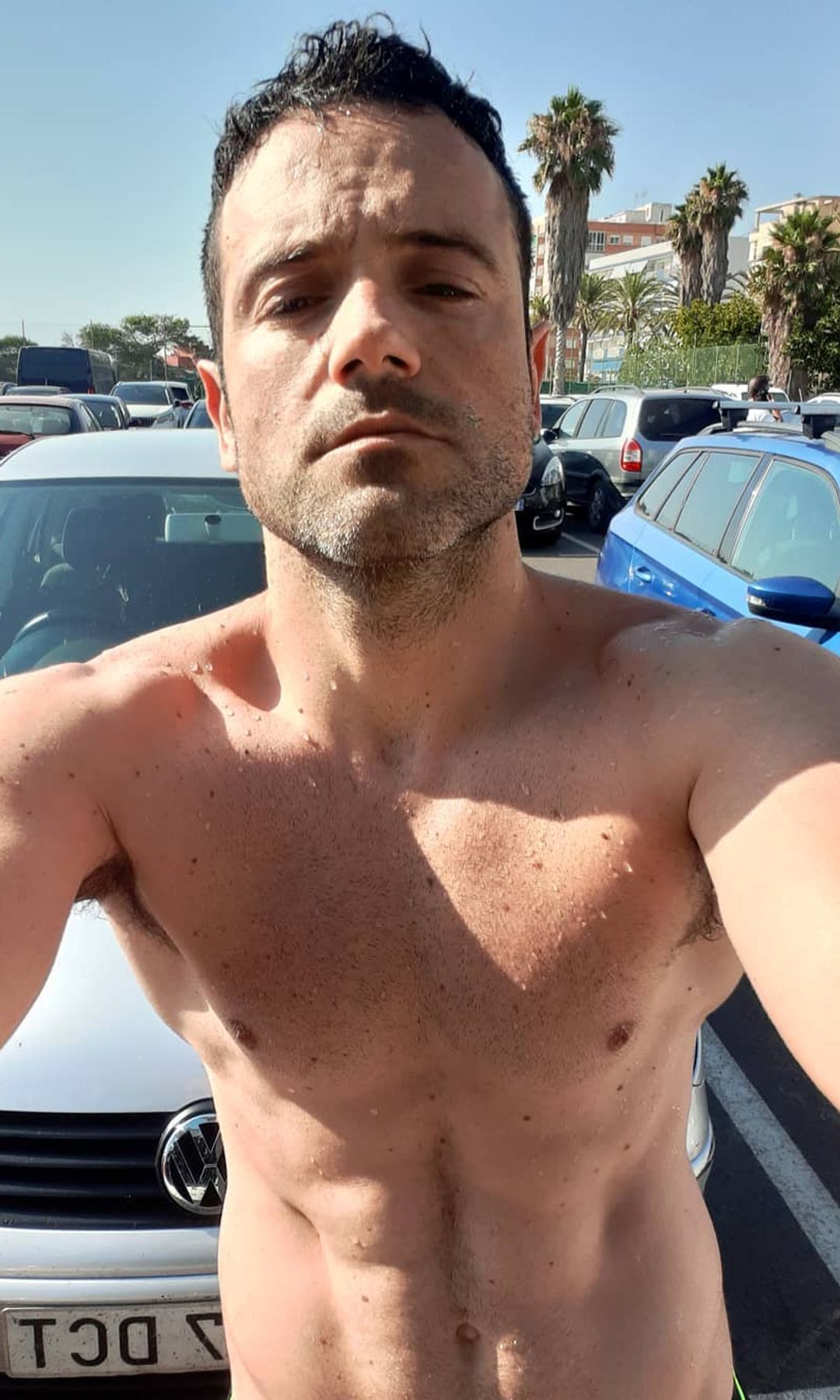 El cantante mantuvo en el pasado una relación con la también artista Lorena Gómez. Ambos coincidieron en la quinta edición de Operación Triunfo