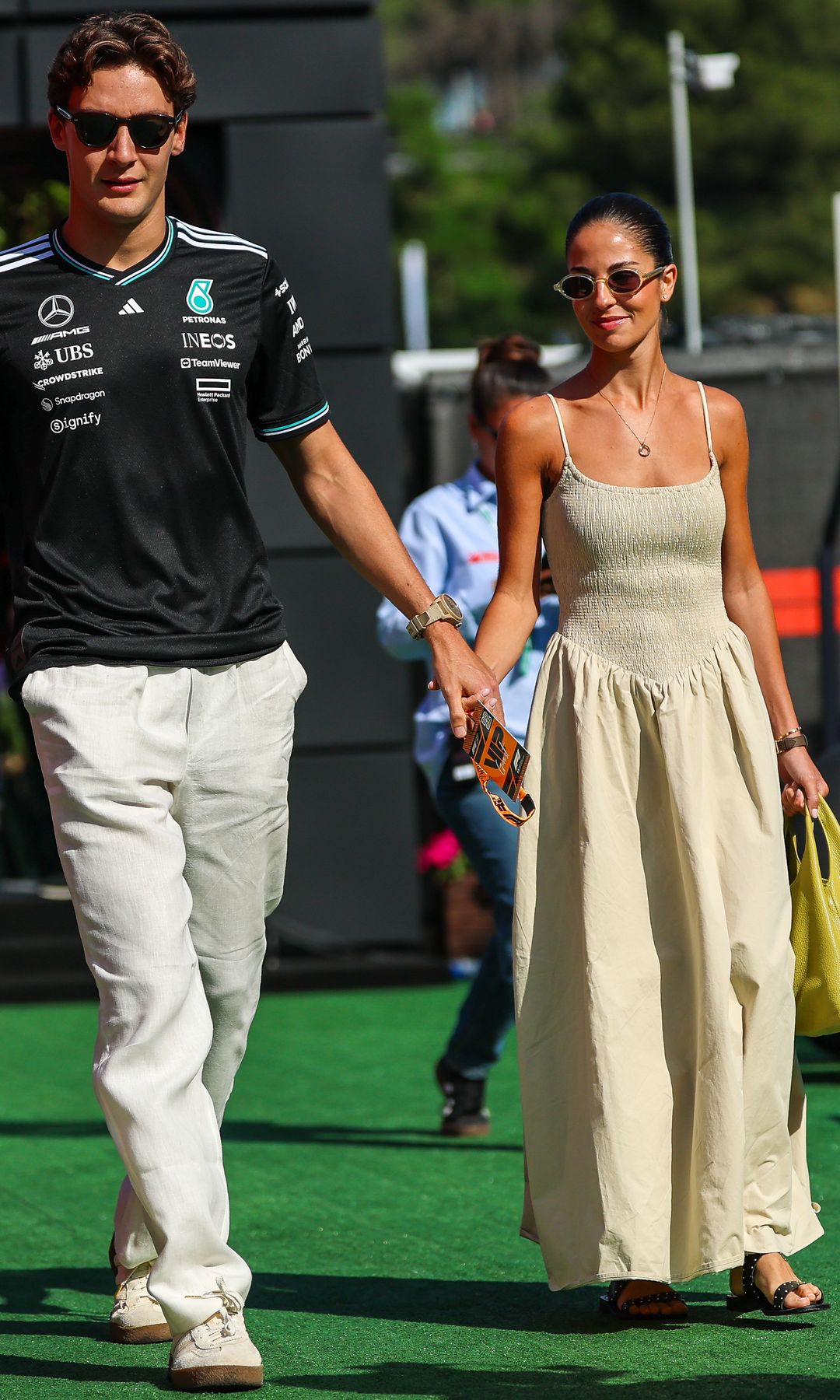 Grand Prix Barcelona 2025 George Russell y Carmen Montero 