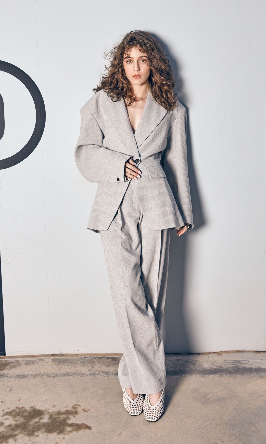 Zoe, con traje de H&M Studio