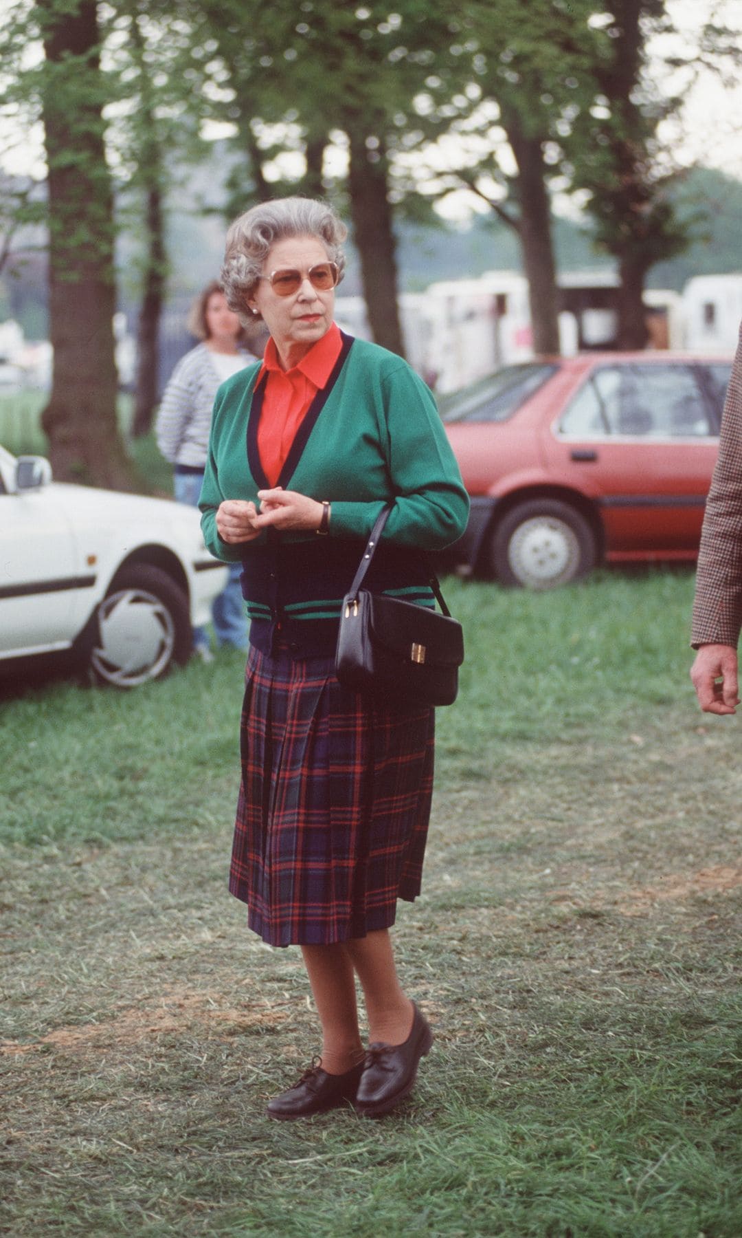 La reina Isabel II con falda de tartán