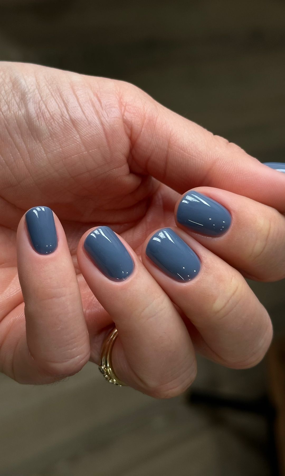 Manicura en color azul