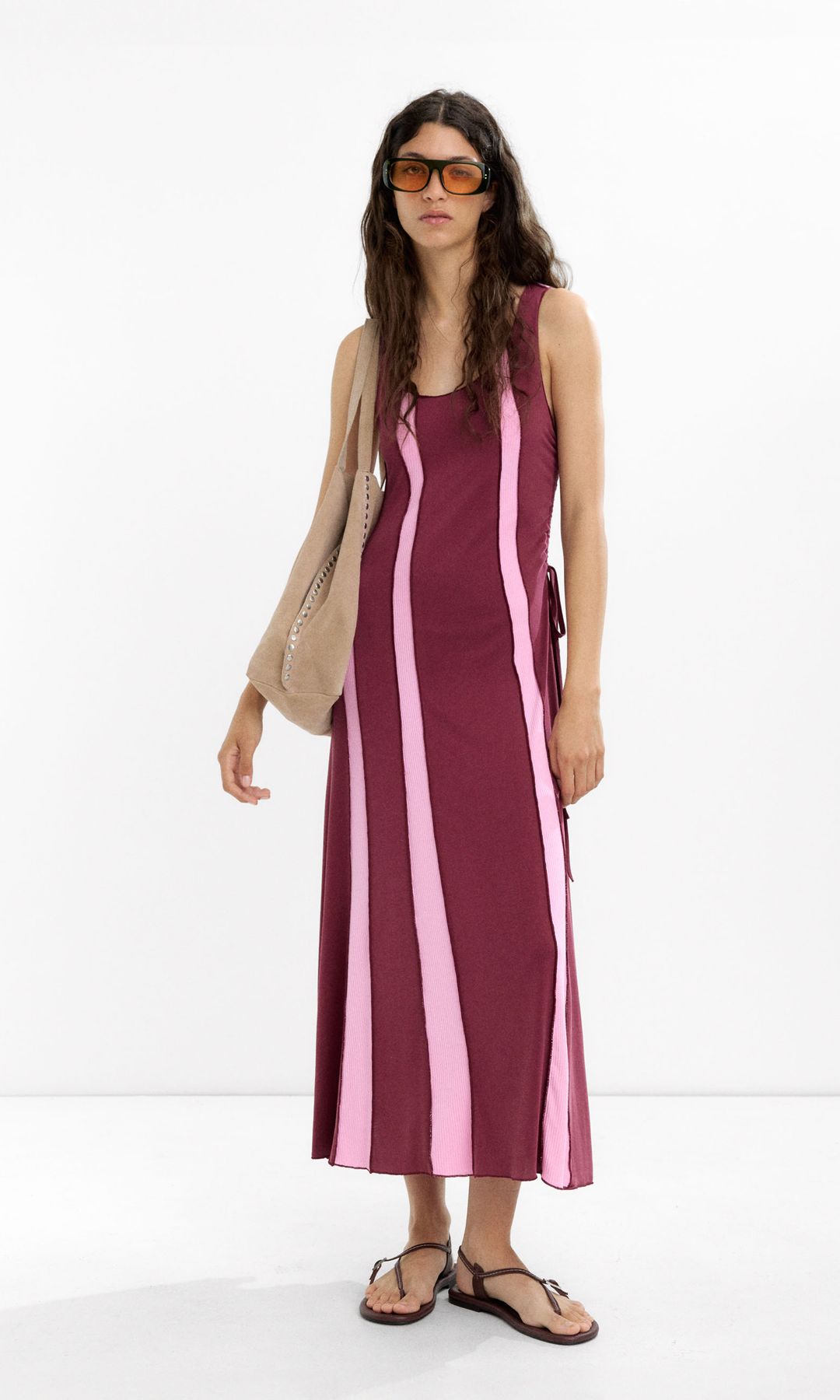 vestido de rayas tejido en contrastate