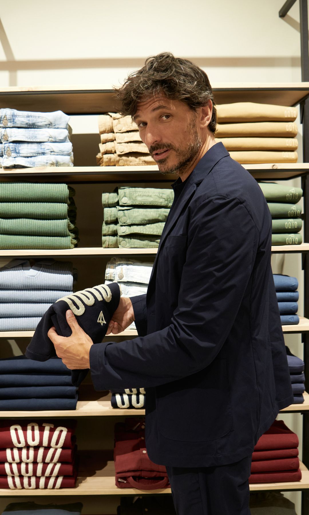 Andrés Velencoso