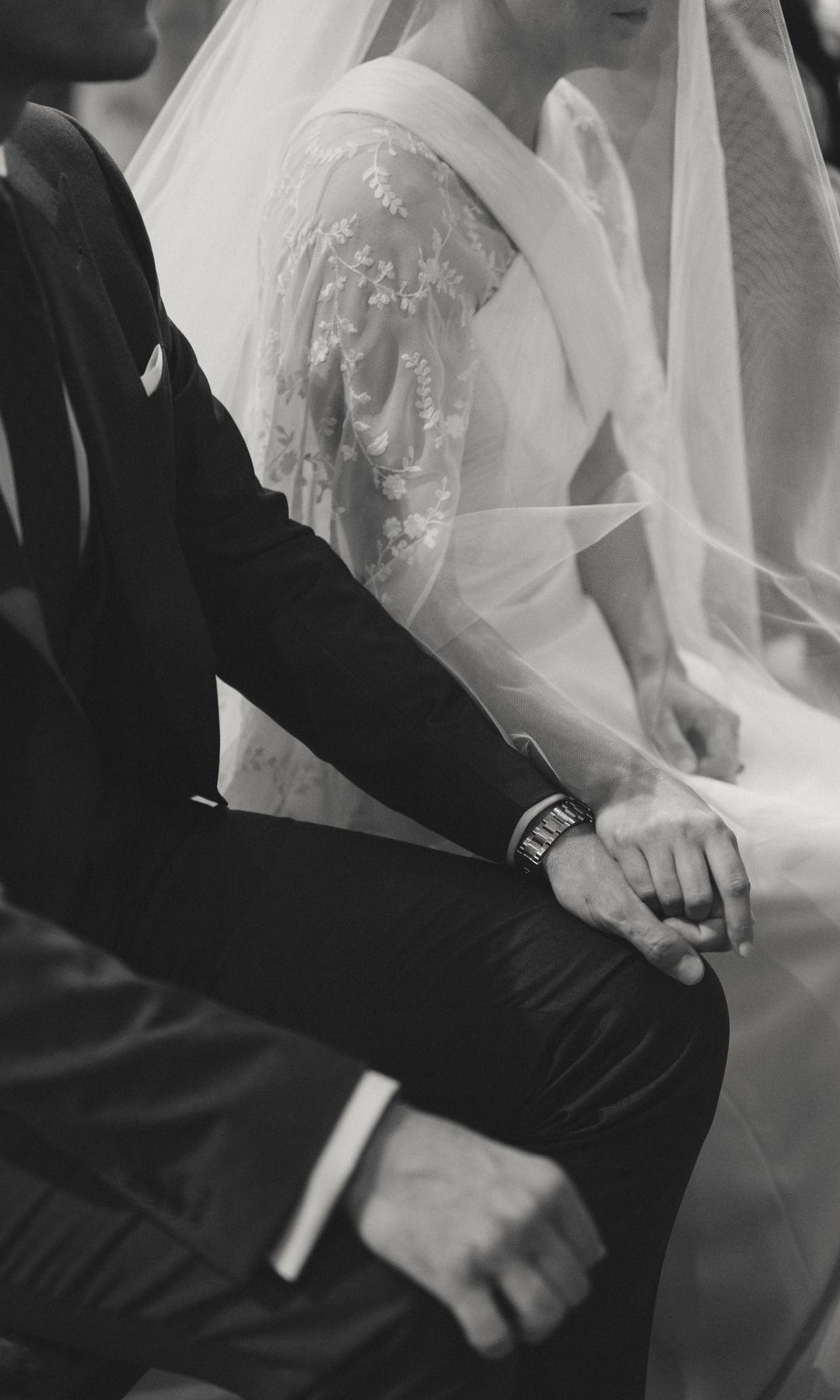 Blanca con vestido desmontable y velo de Ana Herrero de Tejada