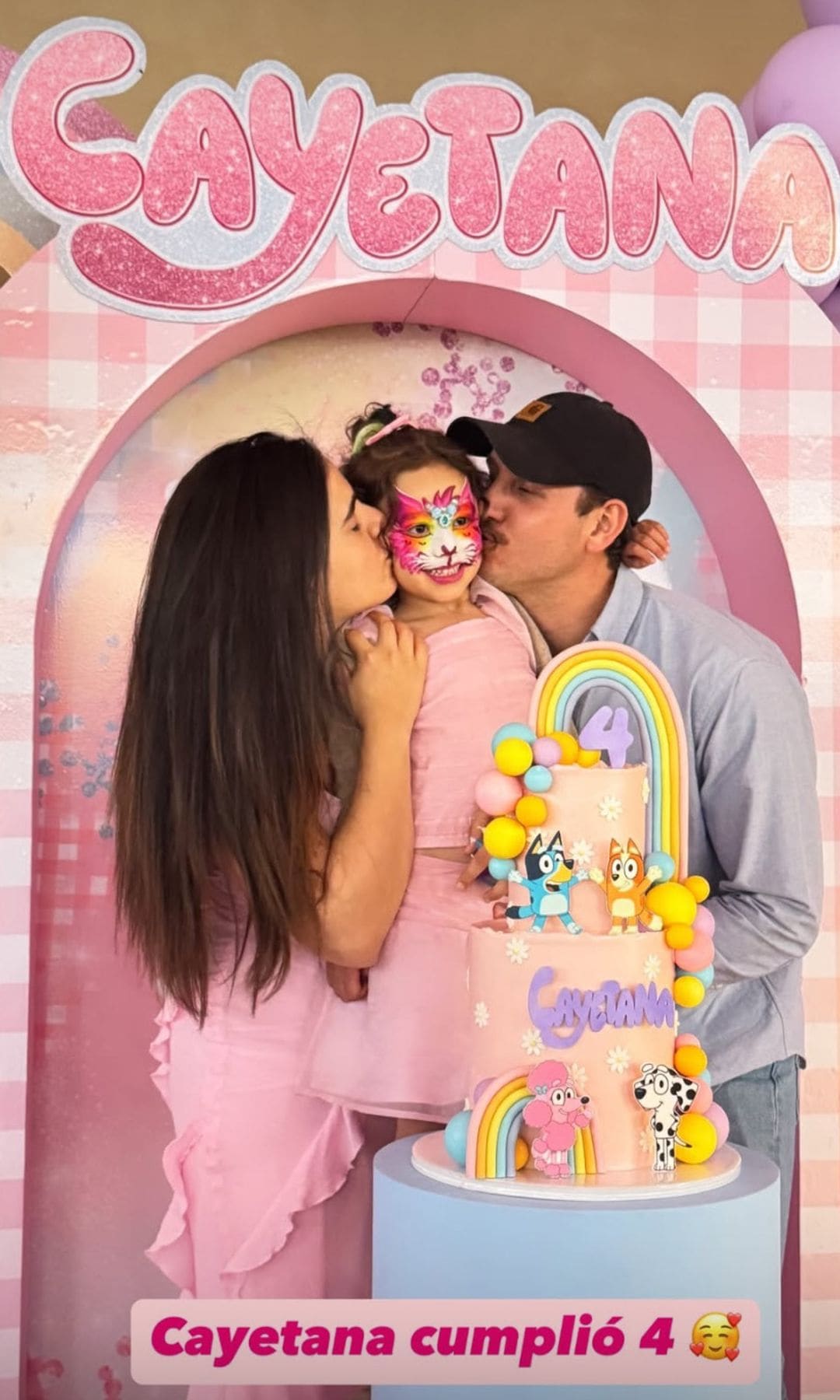 Camila y Francisco llenaron de besos a su pequeña Cayetana