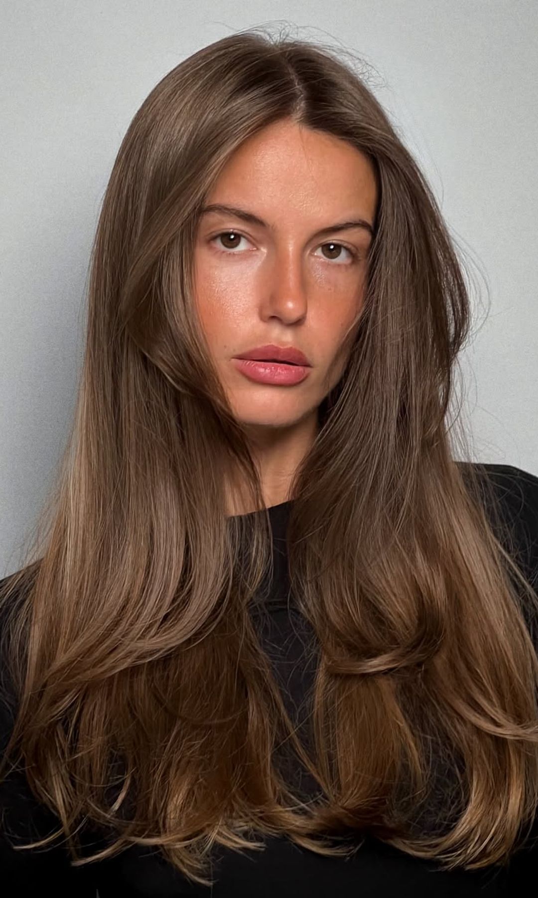 Corte de pelo largo con capas