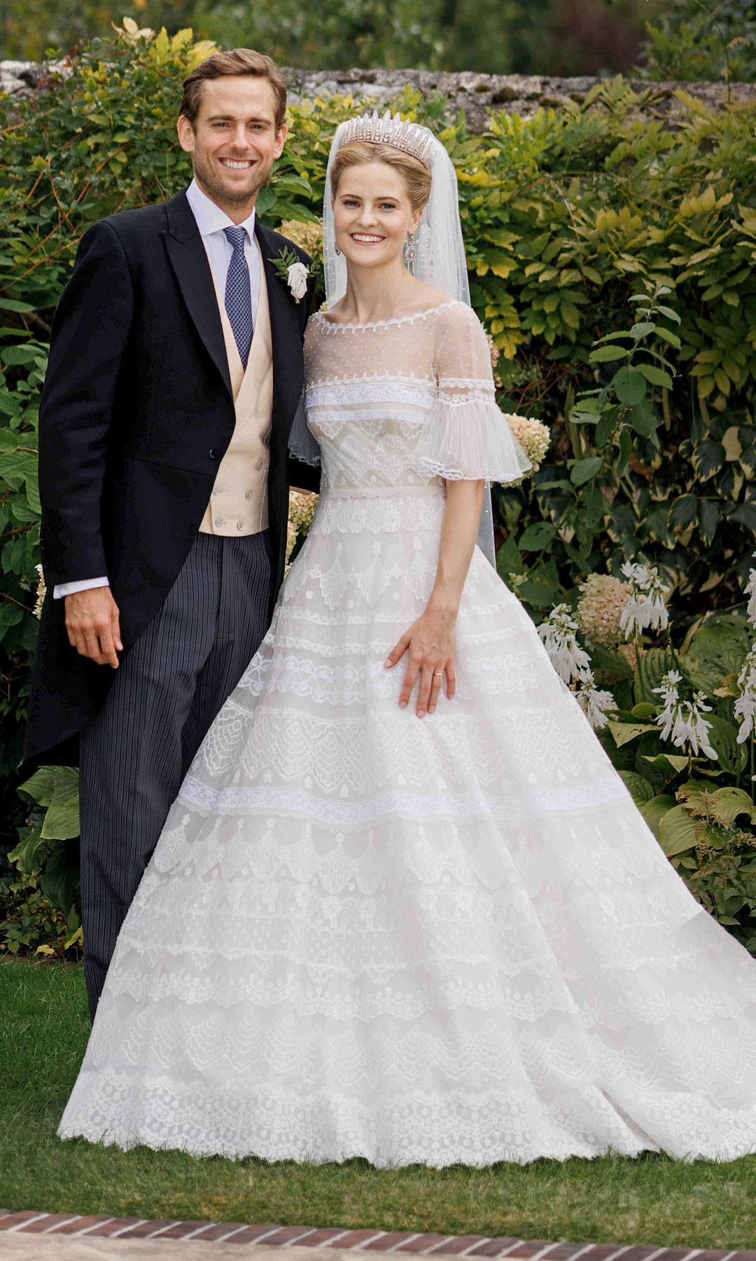 Leopoldo Maduro y la princesa María Carolina posan tras convertirse en marido y mujer