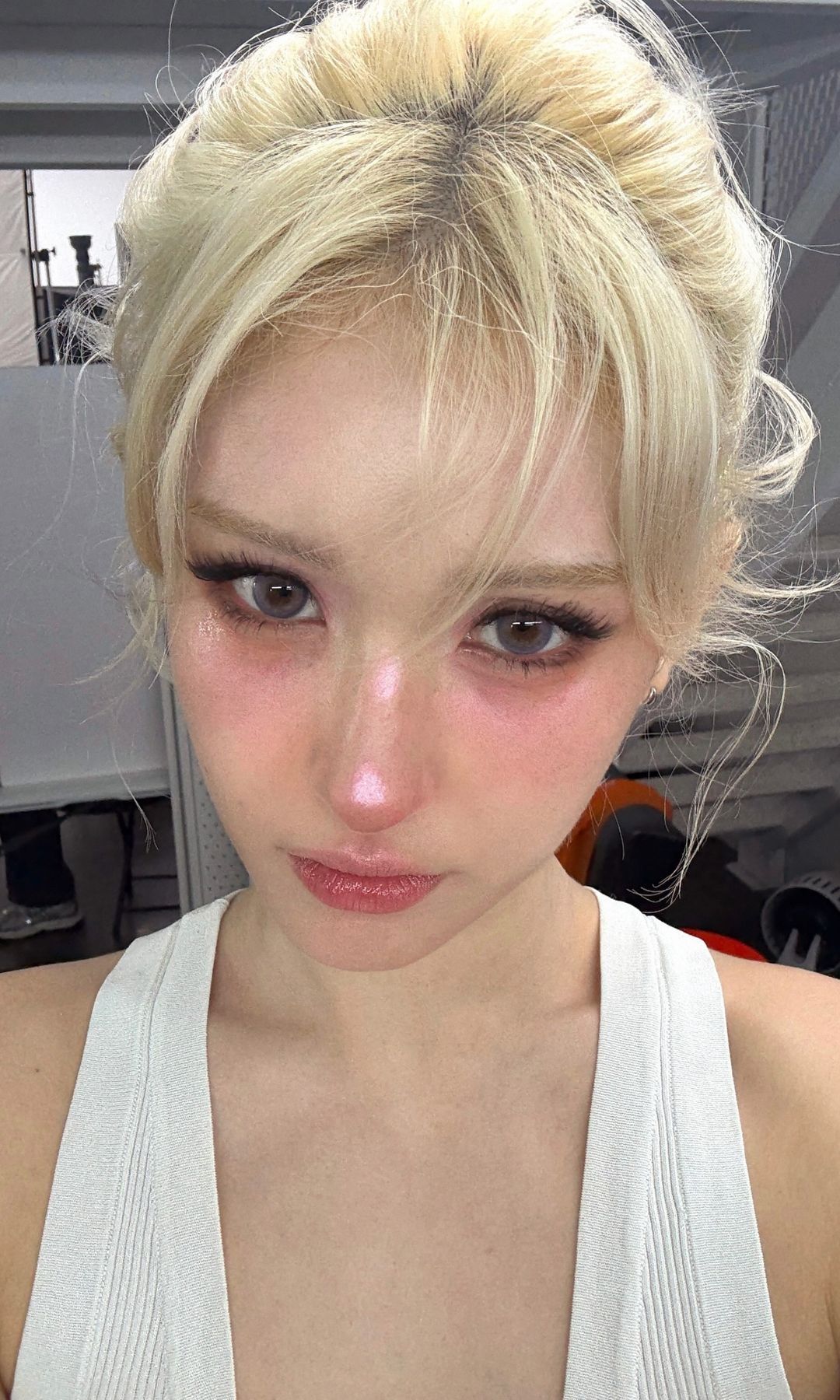Maquillaje para ojeras con colorete