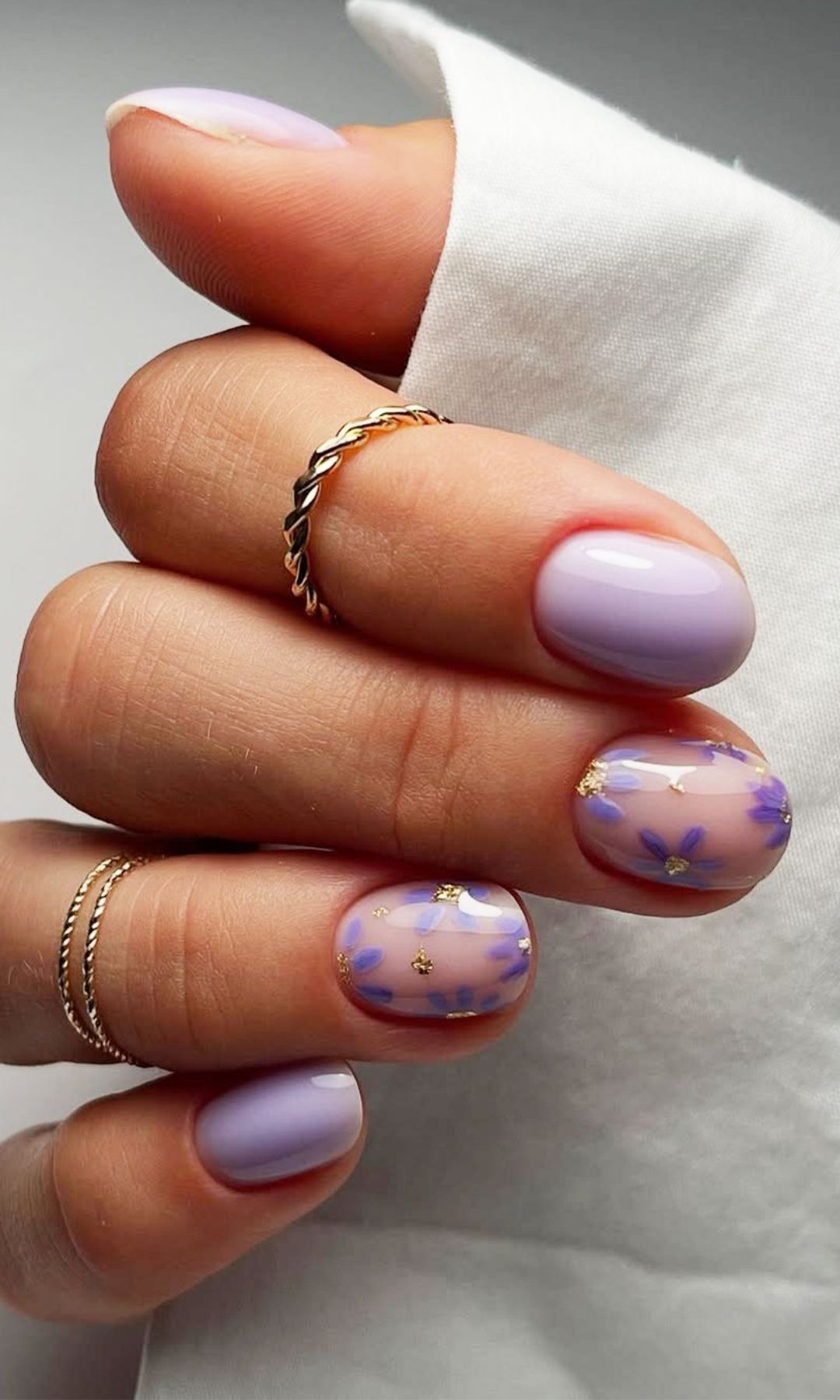 Manicura floral lila 