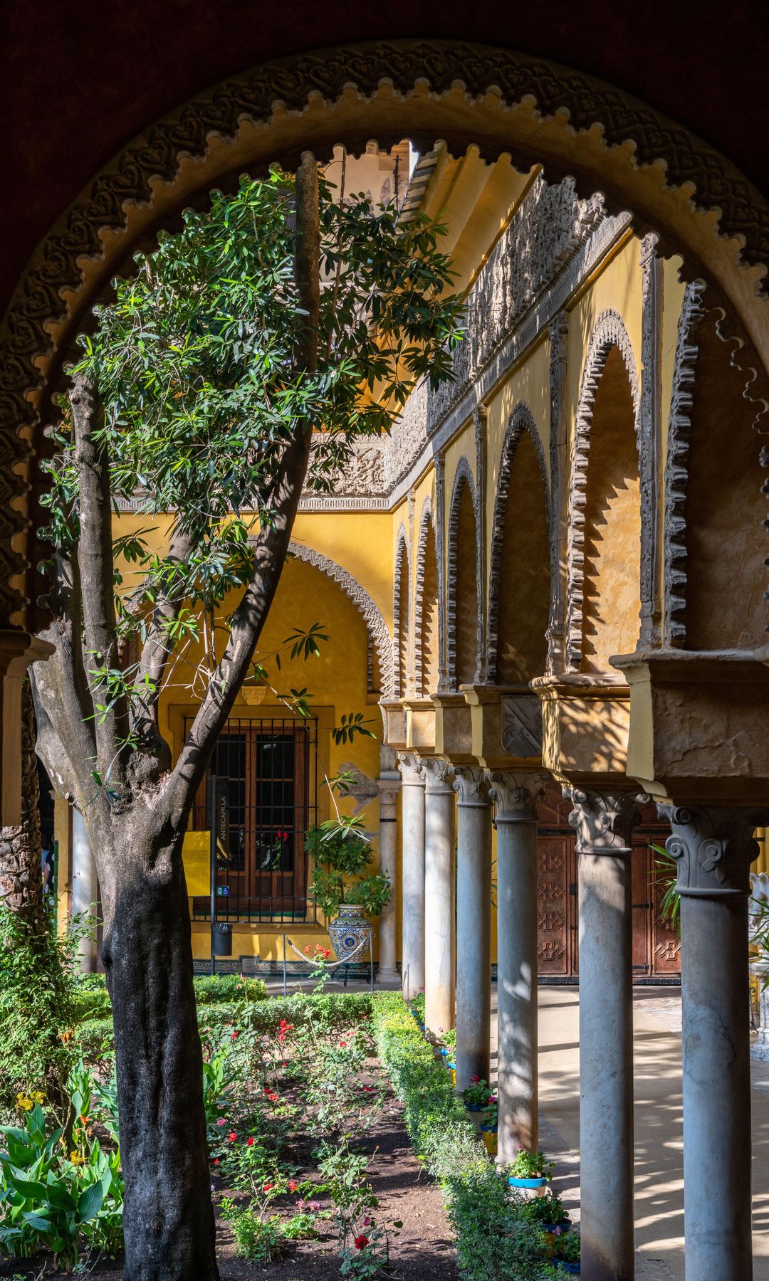 Patio principal del Palacio de Las Dueñas de la Casa de Alba en Sevilla
