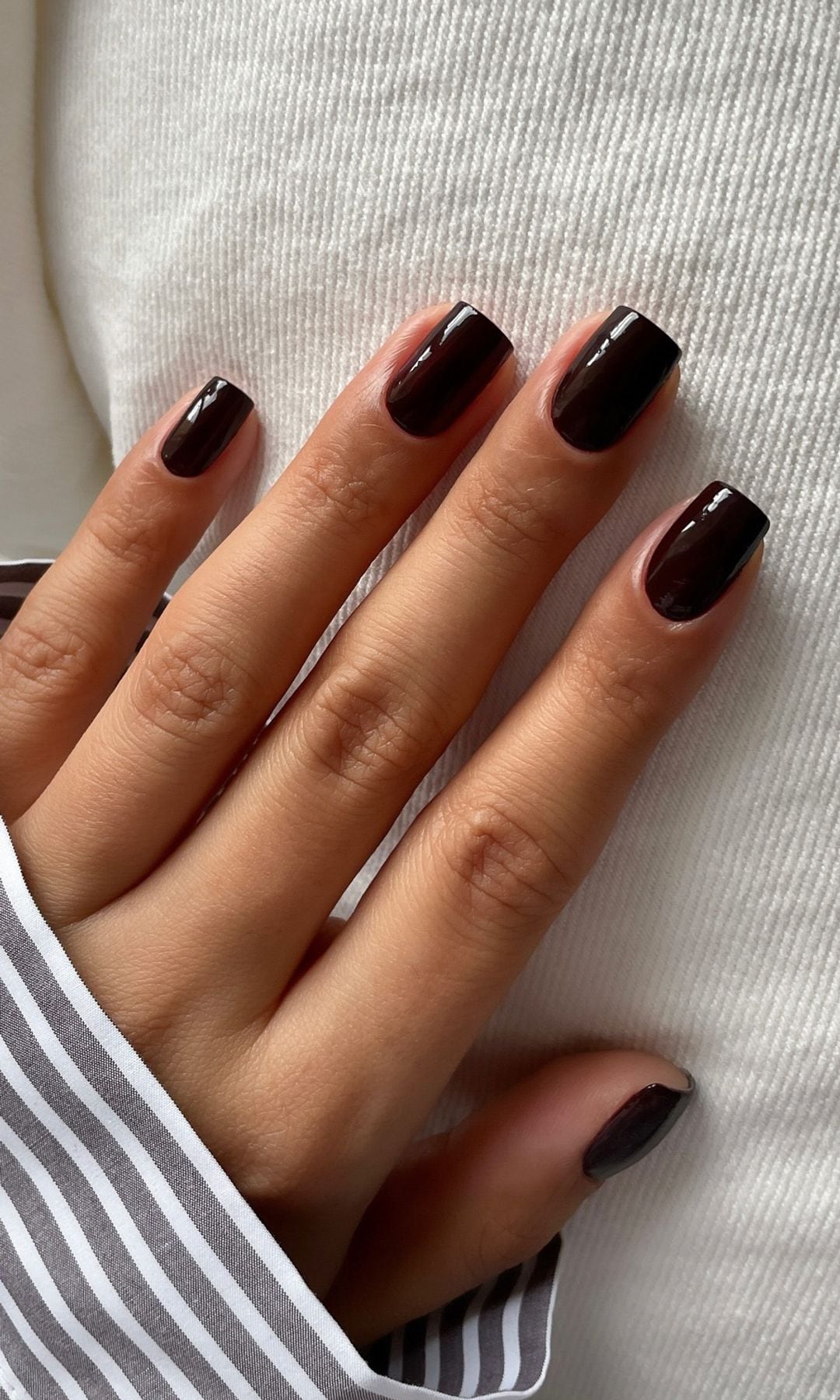 Manicura marrón chocolate