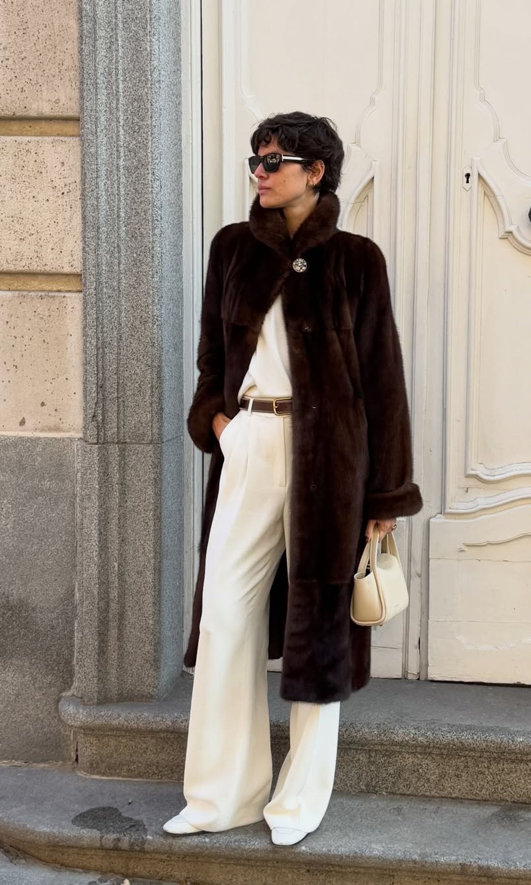 Look con abrigo de pelo