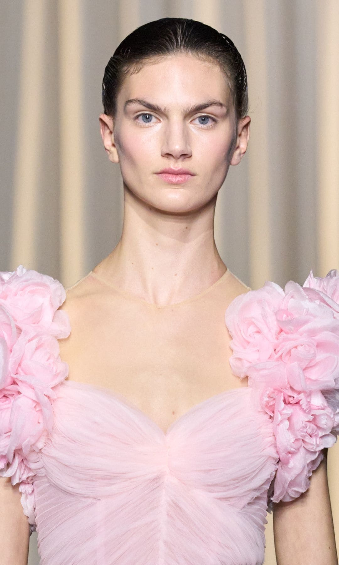 Freya Vervaet, en el desfile de Giambattista Valli Alta Costura