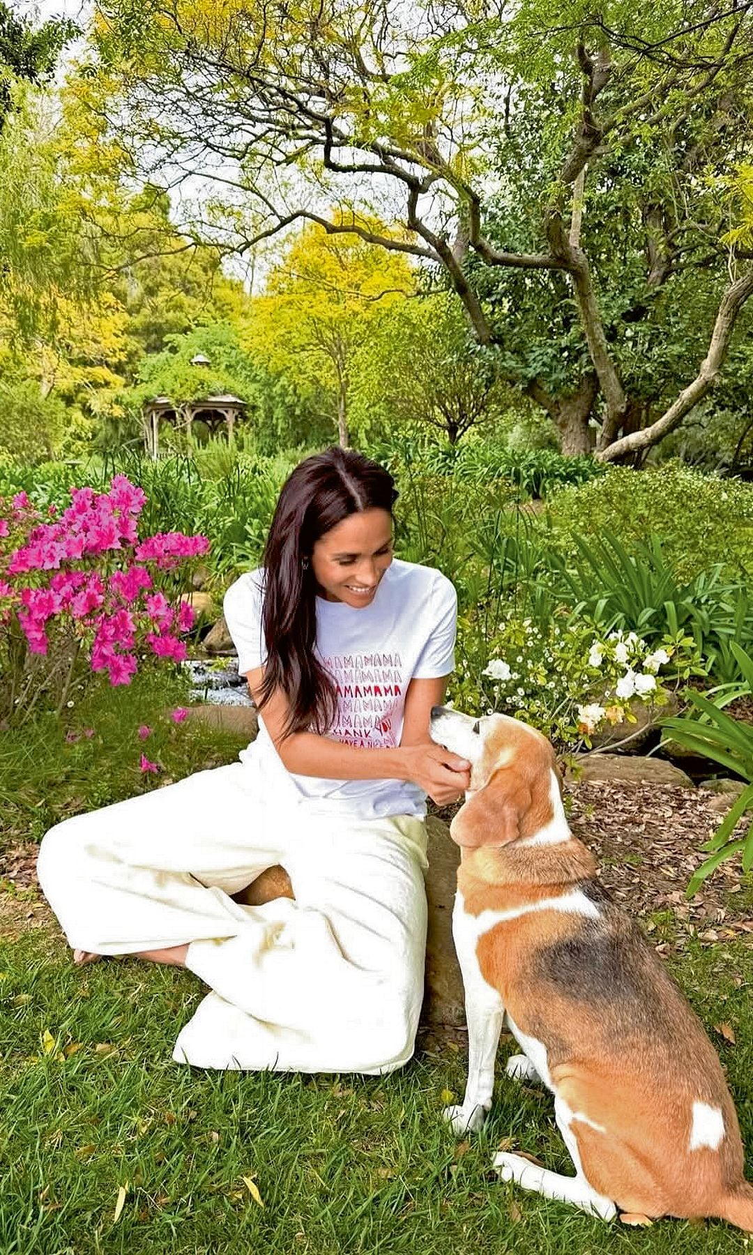 Meghan Markle con su perro