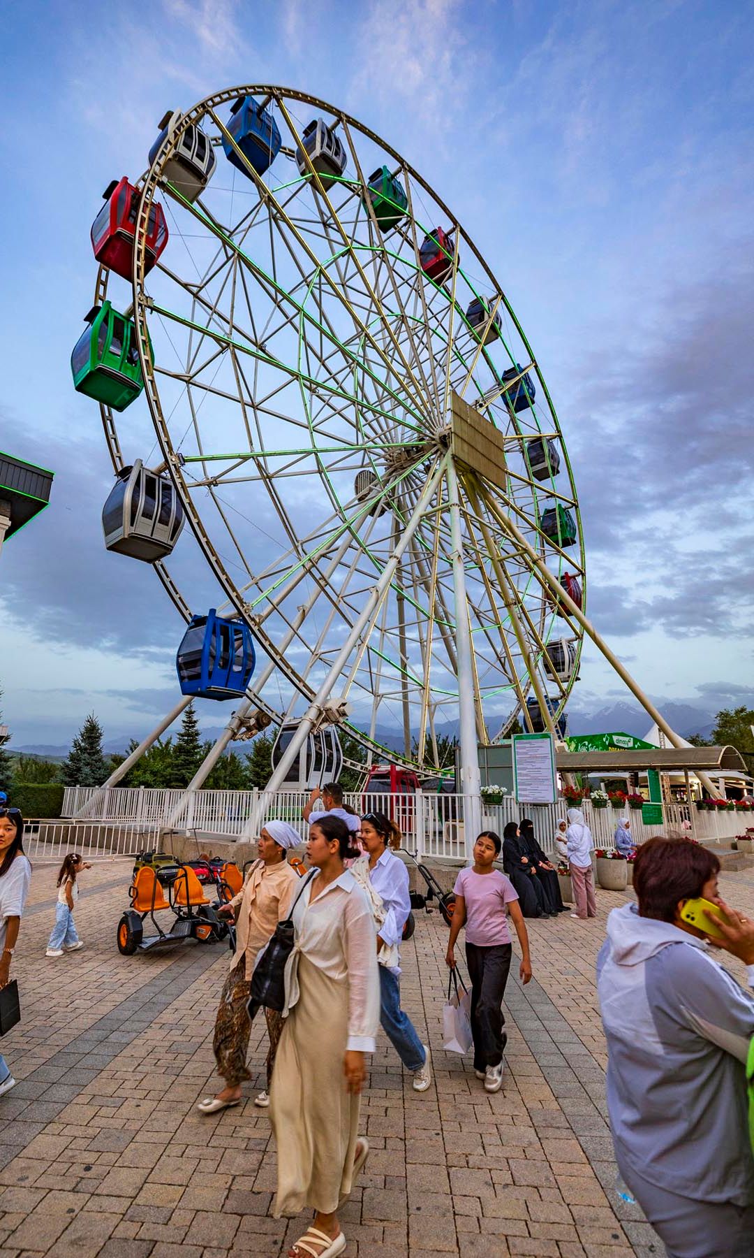 Parque de atracciones en el Monte Kok Tobe
