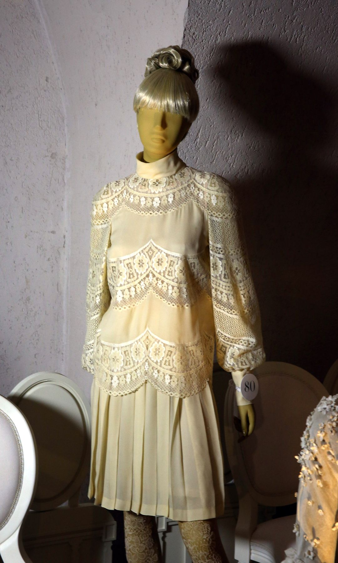 El vestido de novia de Jackie Kennedy en una exposición en Londres, en 2012