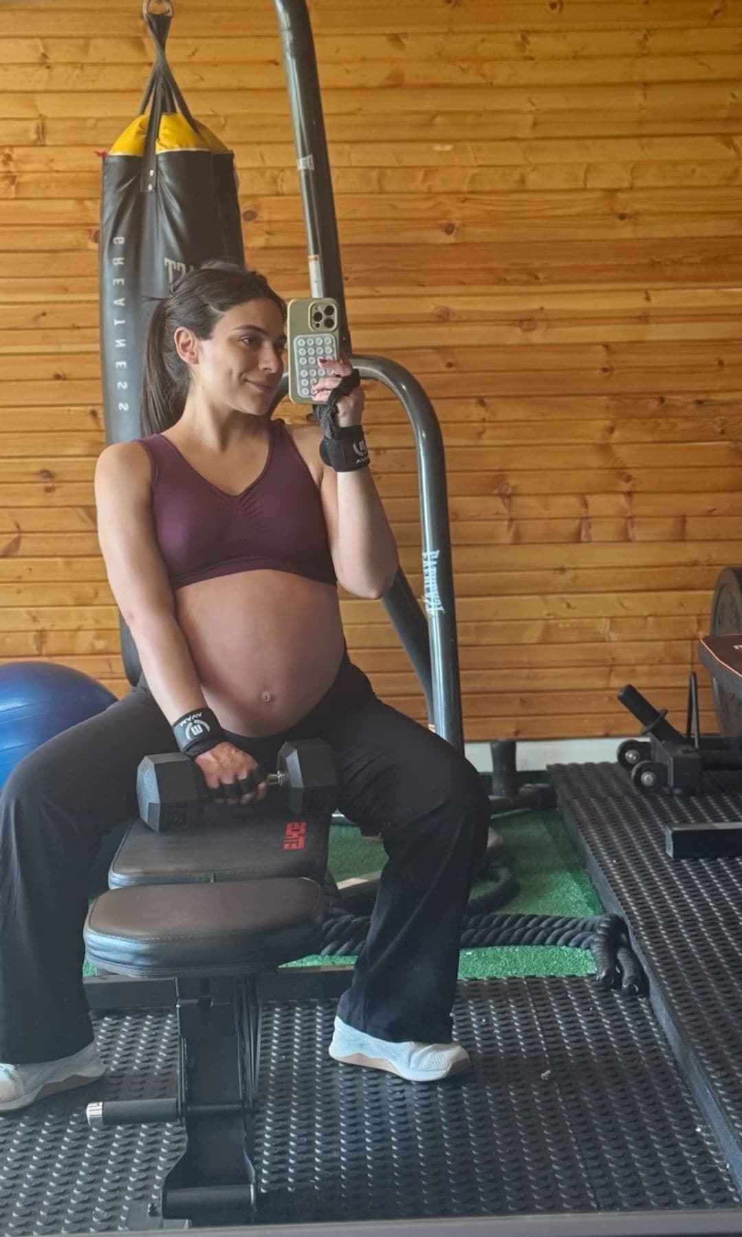 Ana Brenda Contreras se ha mantenido muy activa en su embarazo.