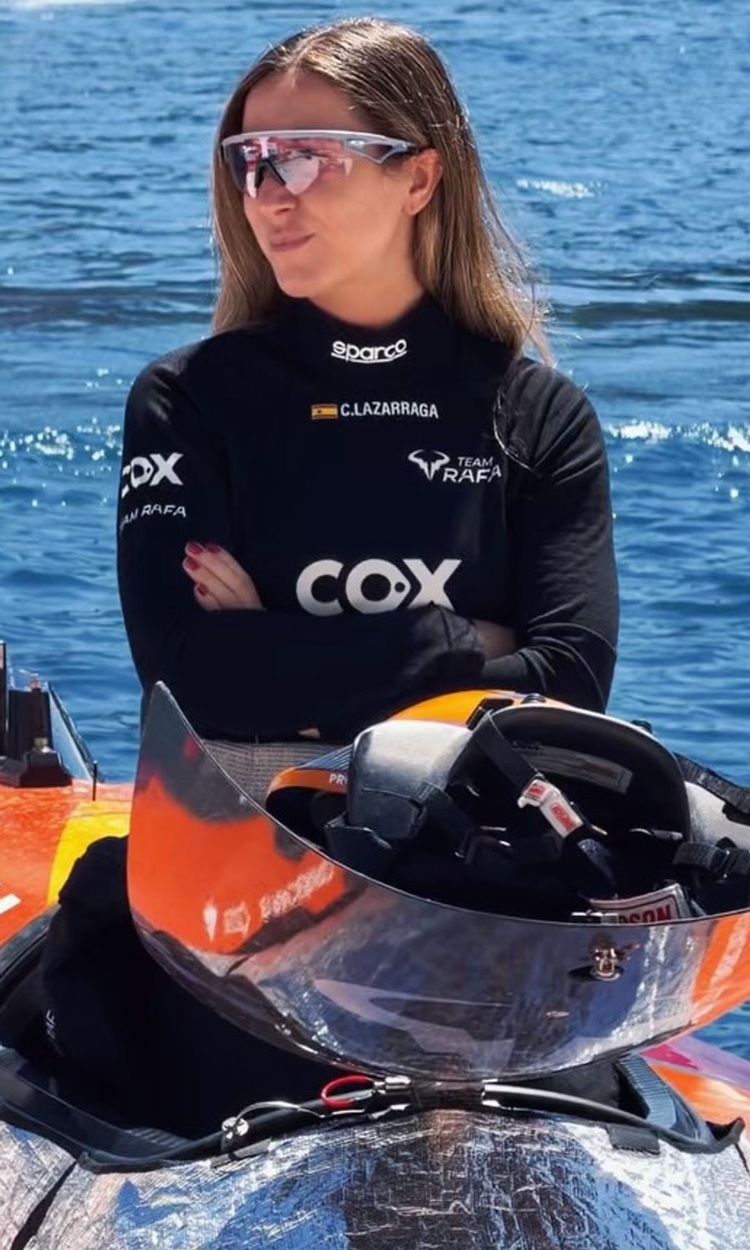 Cris Lazarraga, la piloto estrella de Rafa Nadal en la F1 acuática, con su traje de entreno