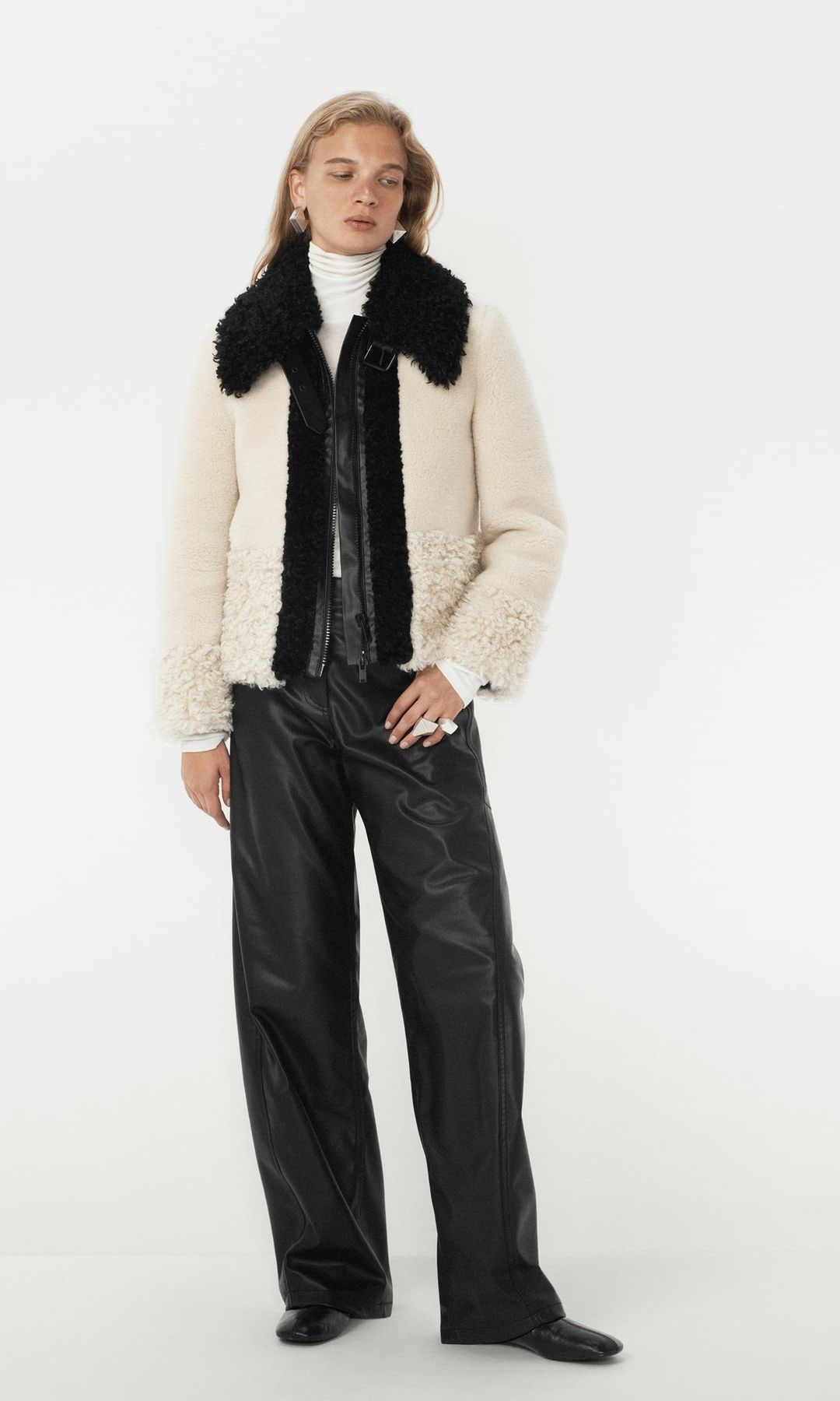 Chaquetas especiales de Zara para las cenas de Navidad que podrás reciclar en la oficina