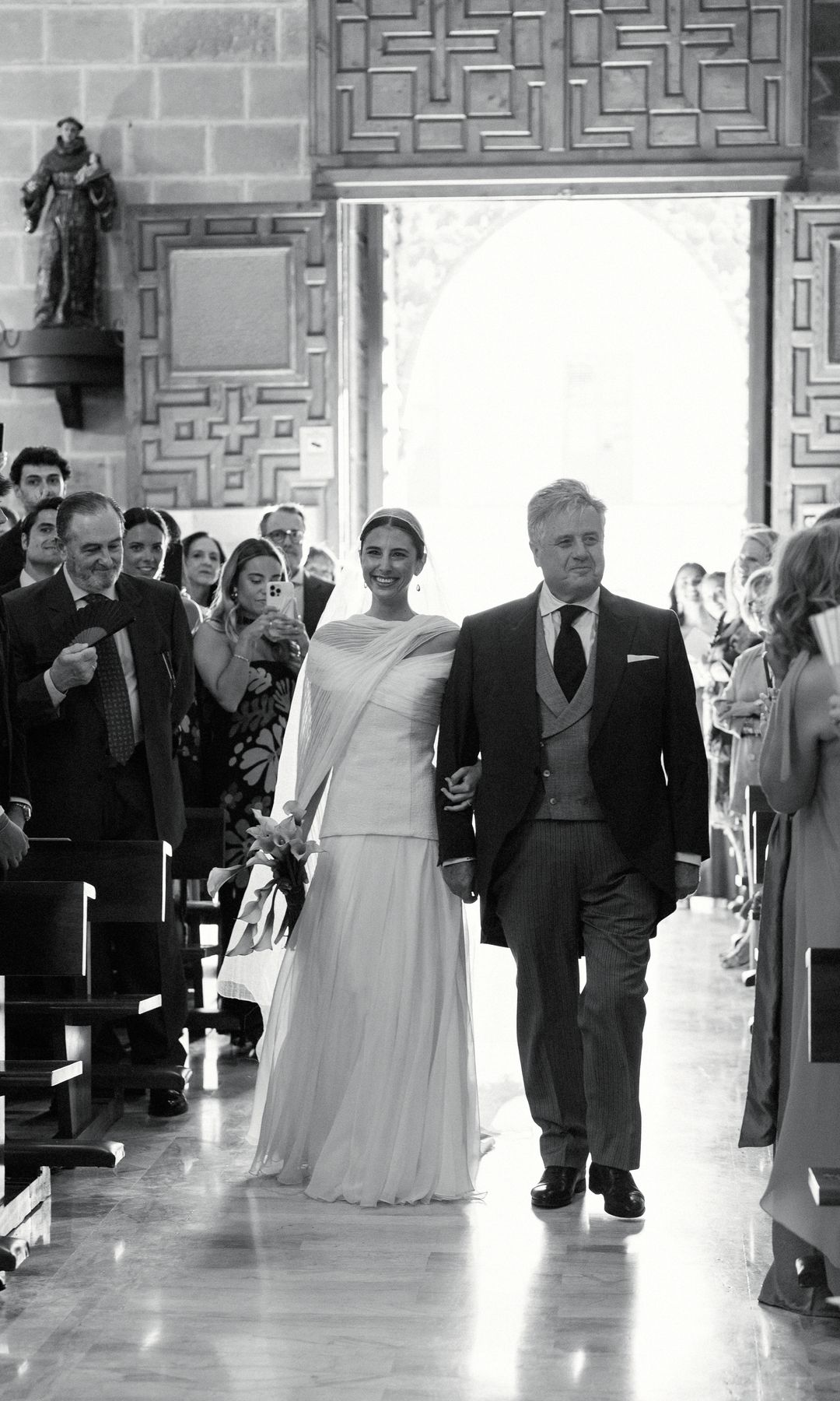 Entrada de la novia en boda religiosa