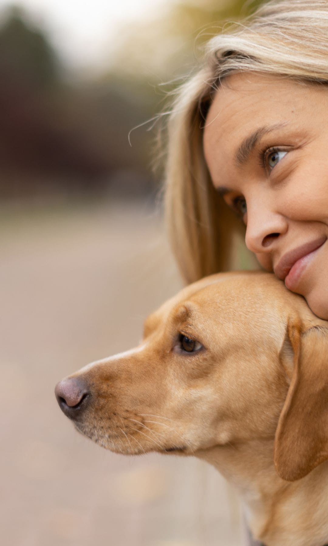 Una mujer tranquila con buena autoestima
