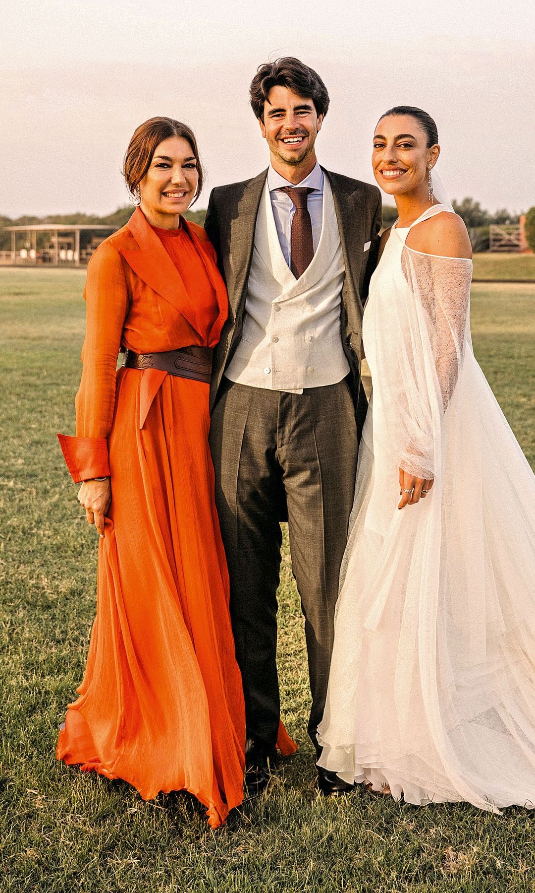 Raquel Revuelta con su hija Claudia y su marido, Vicente