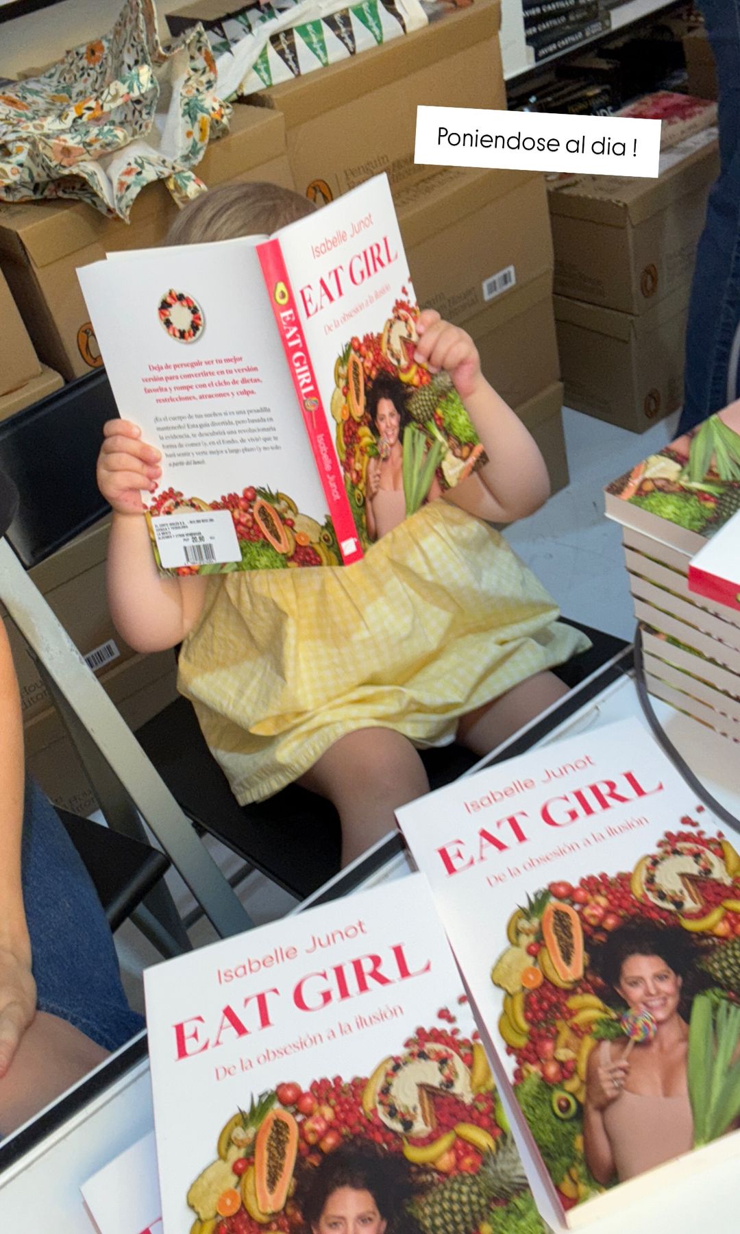 Isabelle Junot en la Feria del Libro con su hija