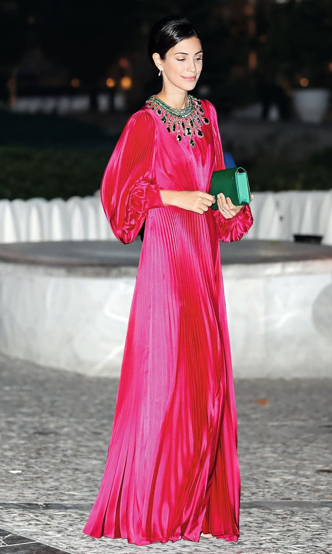 Aunque en ocasiones la vemos con finas sandalias de tiras, si hay un calzado estrella en el armario de la empresaria son los zapatos de salón tipo stiletto en tonalidades fuertes como el morado