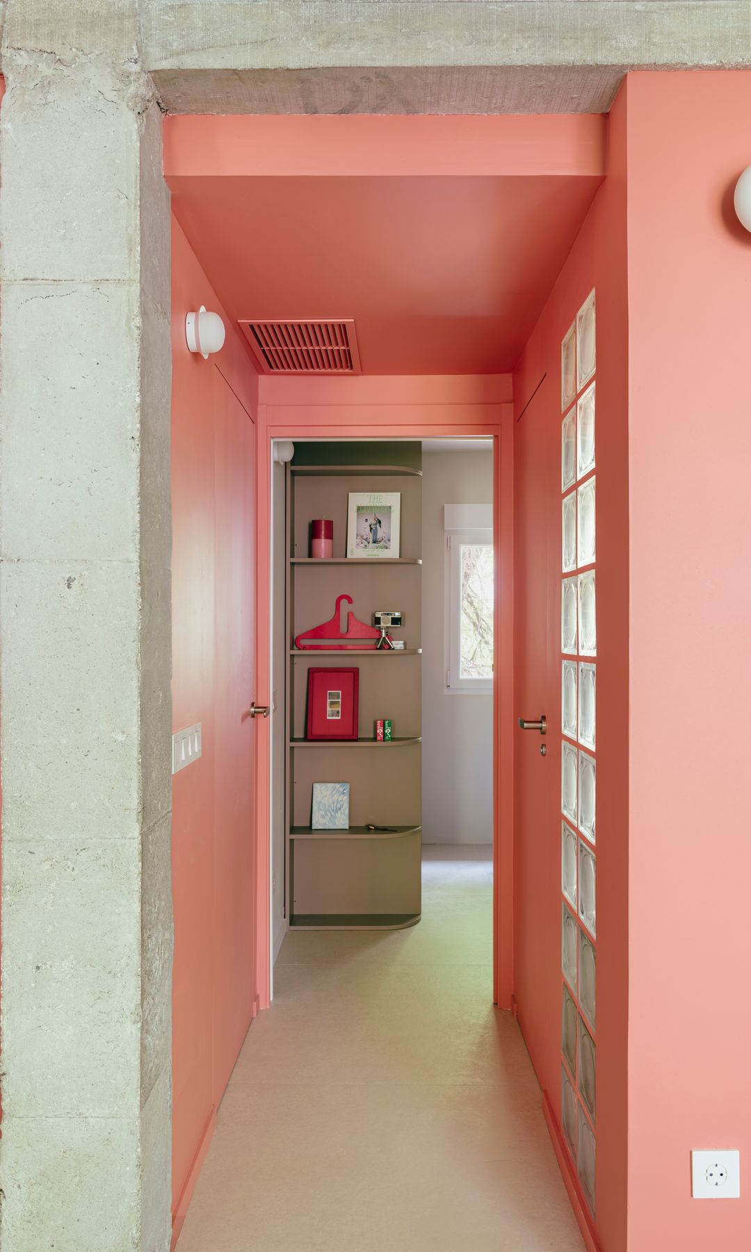 Pasillo y acceso a dormitorio