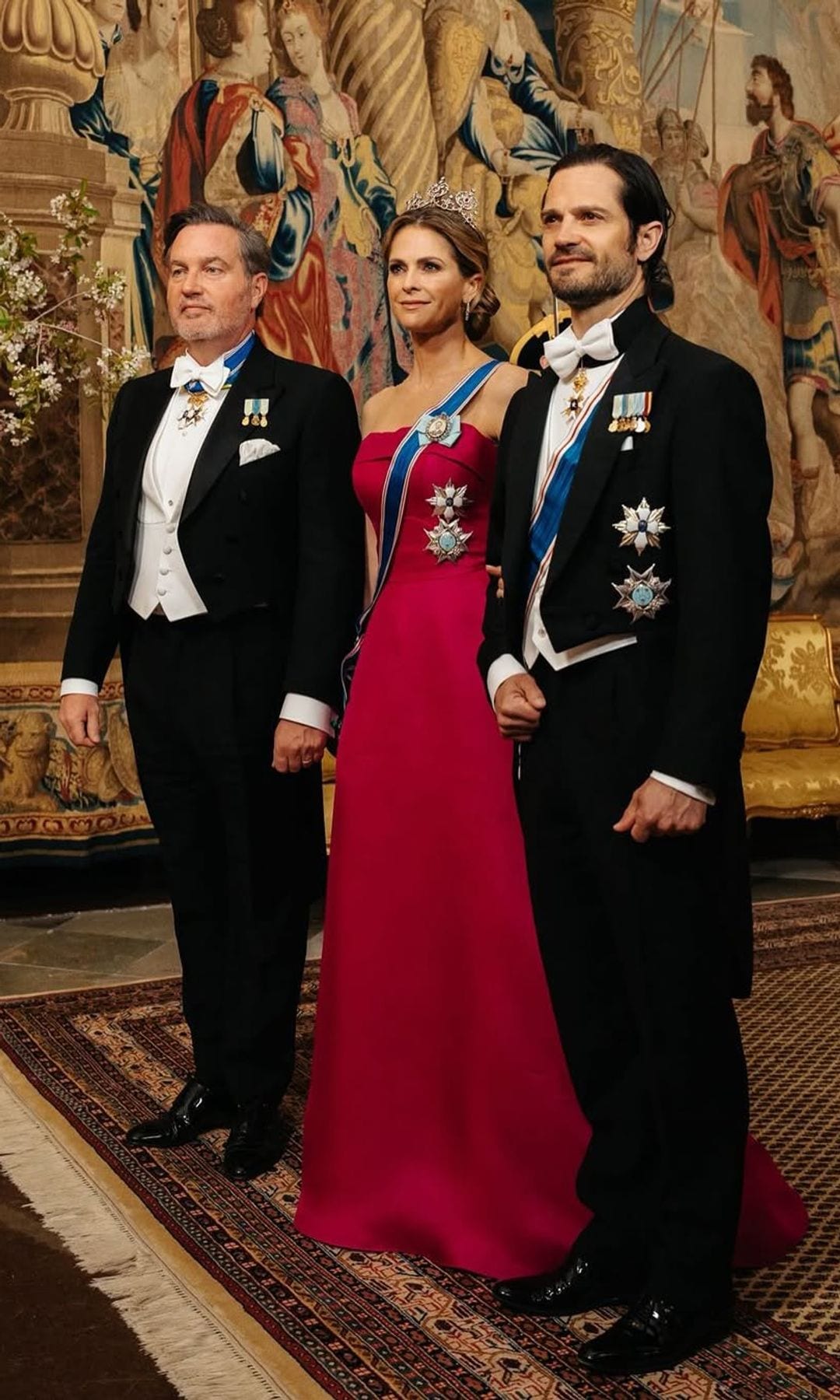 Con la princesa Sofía de baja por maternidad, la princesa Magdalena entró en la galería del Palacio Real de Estocolmo junto a su marido, Chris O'Neill, y su hermano, el príncipe Carlos Felipe