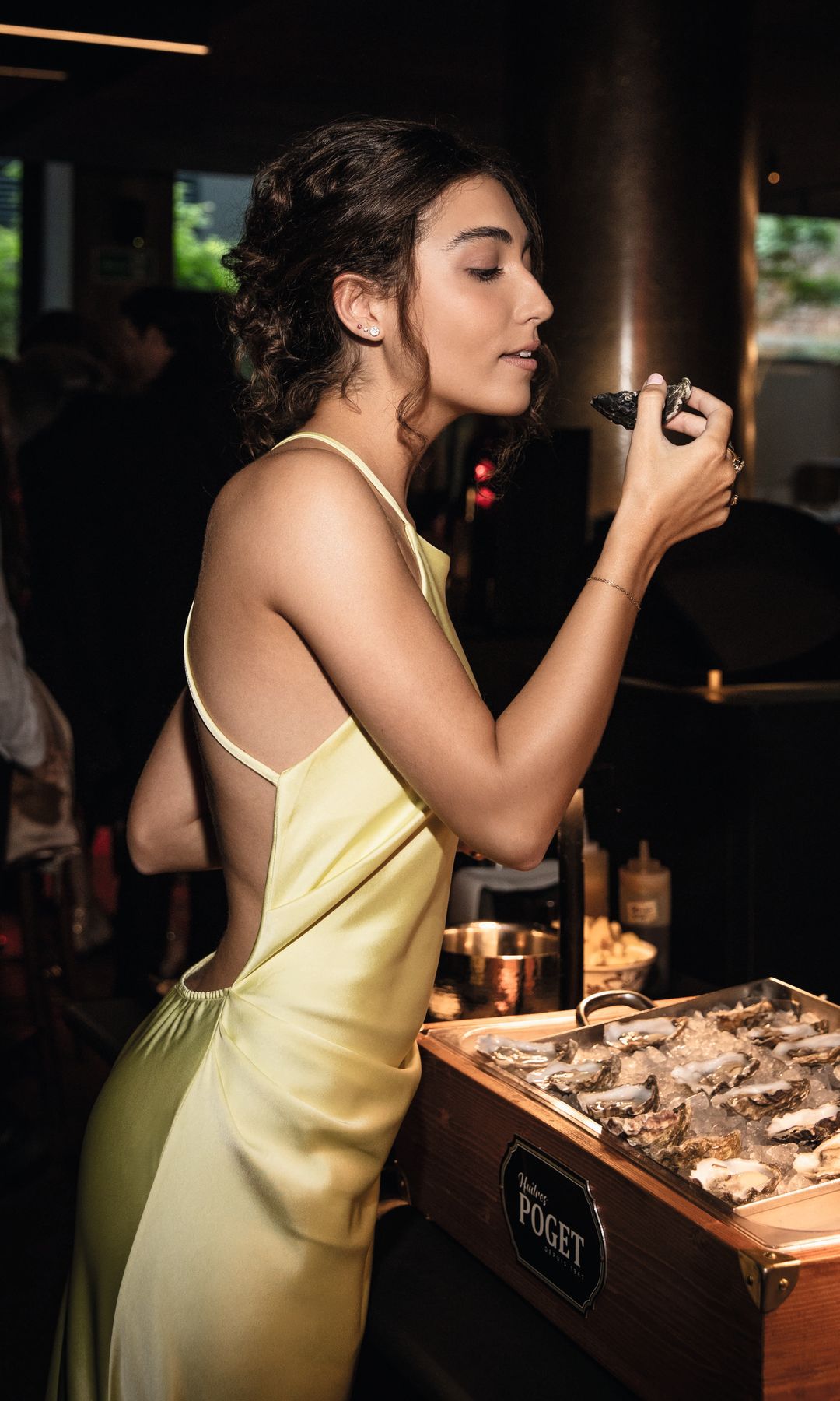 Paula disfrutando de la cena