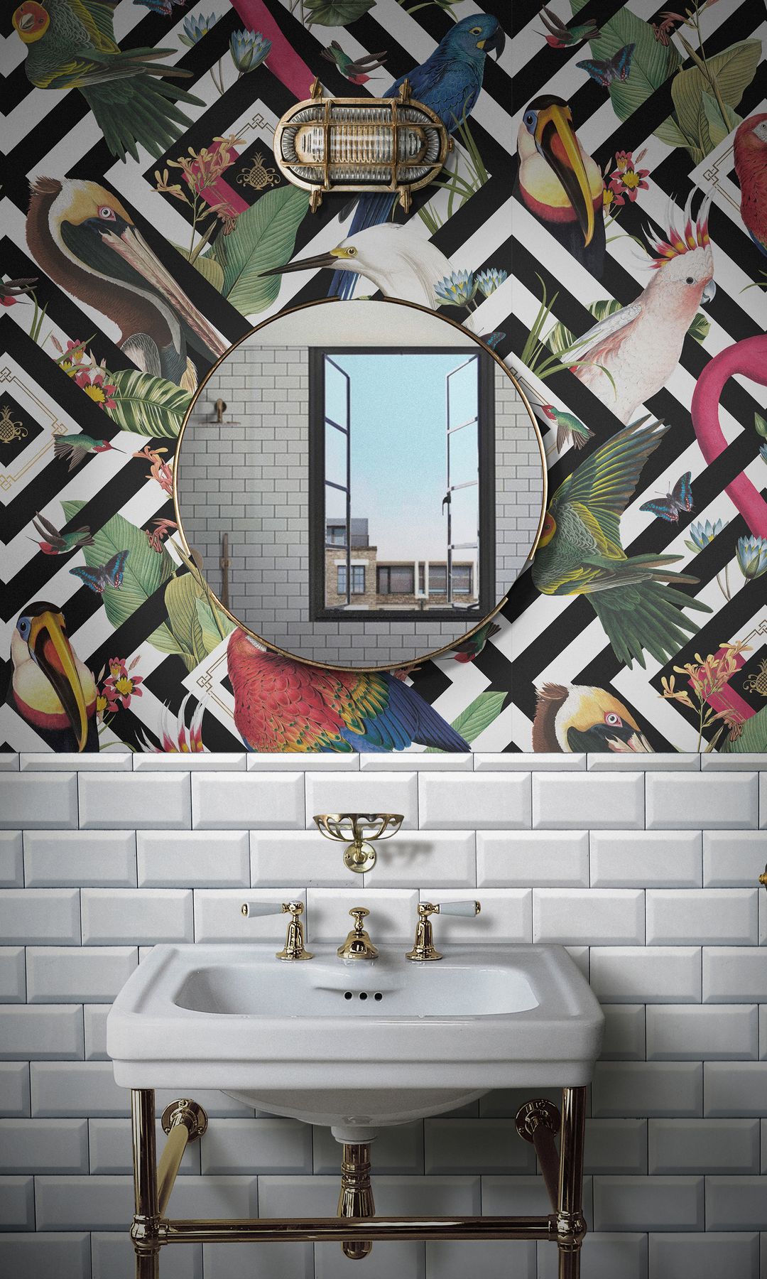 Baño con azulejos metro, papel pintado tropical, espejo redondo 
